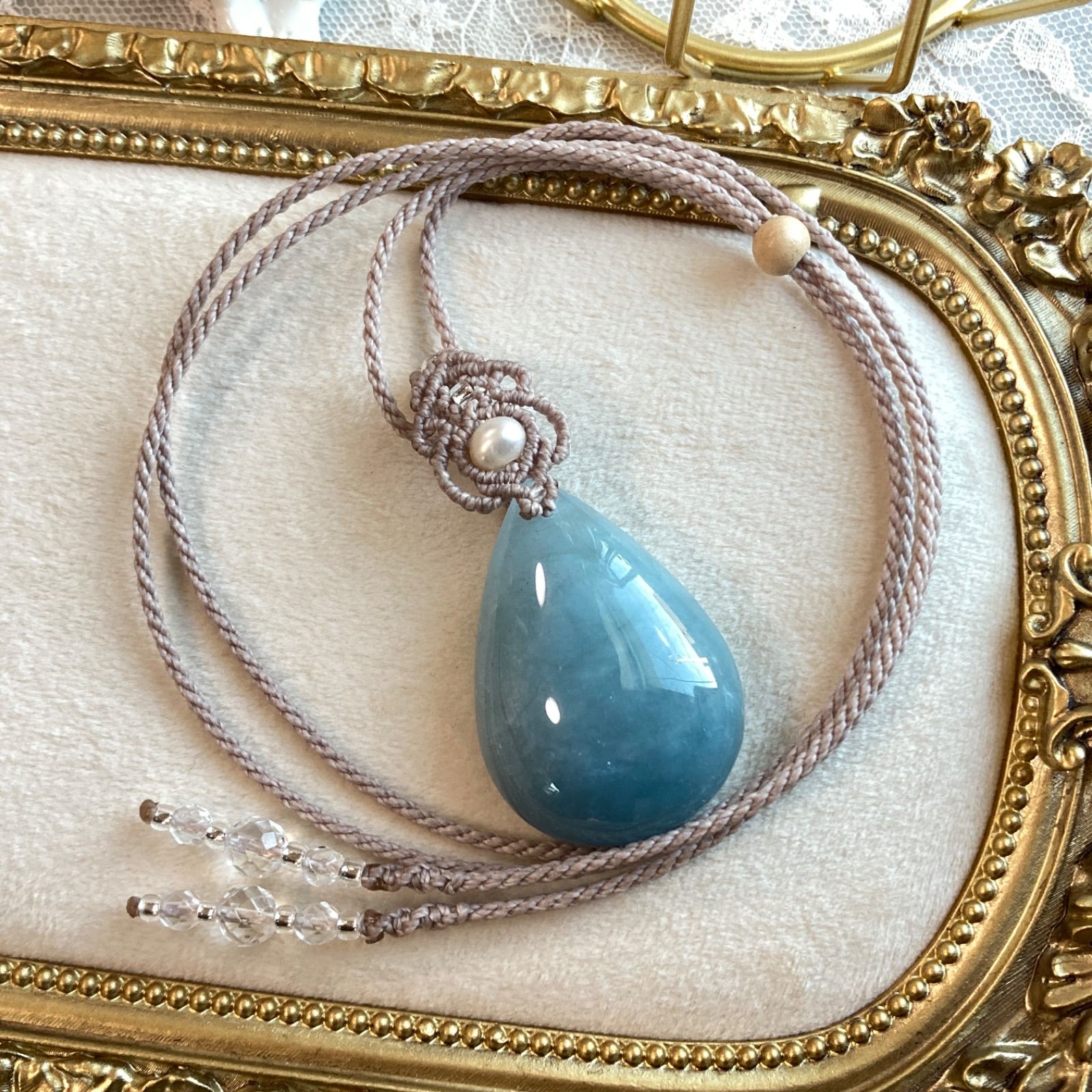 ミルキーカラー アクアマリン（大きめサイズ） マクラメネックレス