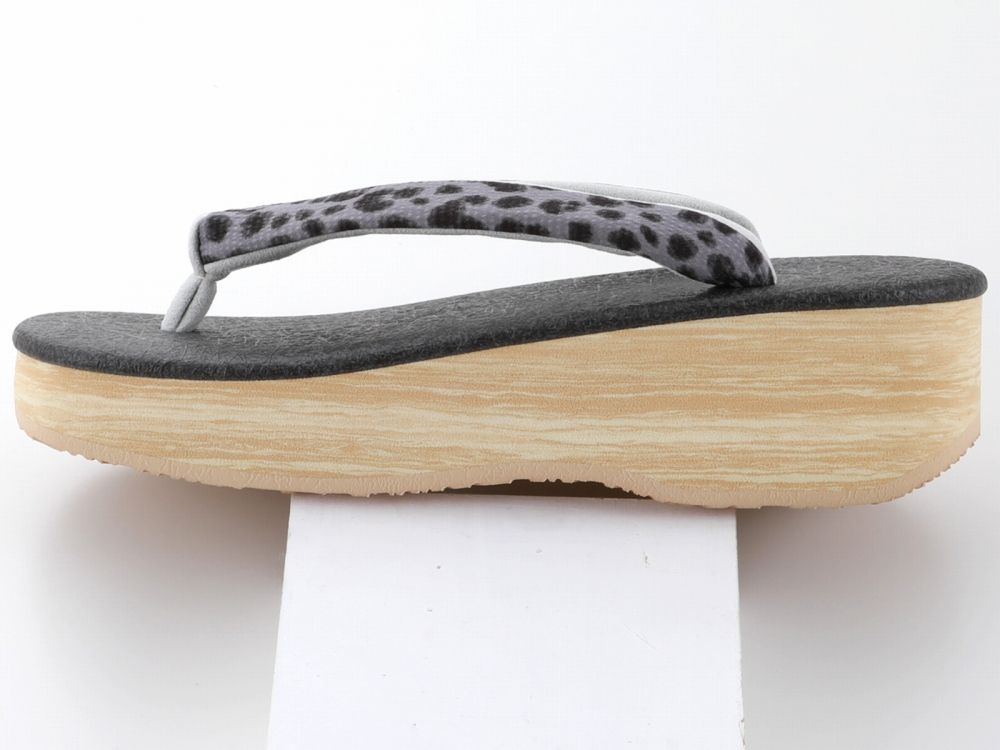 ダークグレー系 hiy