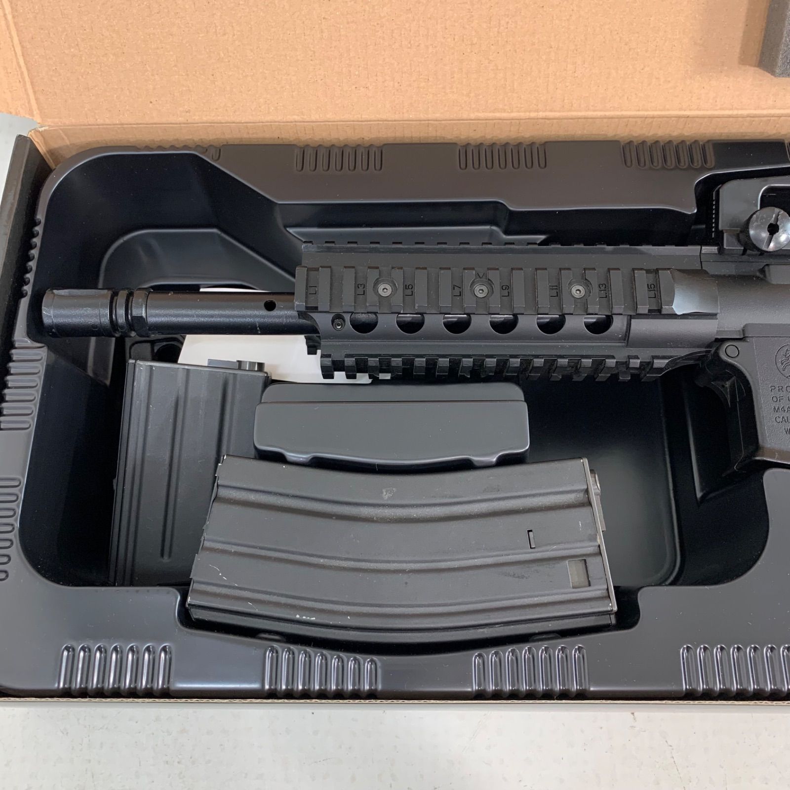 ジャンク】東京マルイ M4 CQB 実物サイズ 10歳以上電動ガン ライト