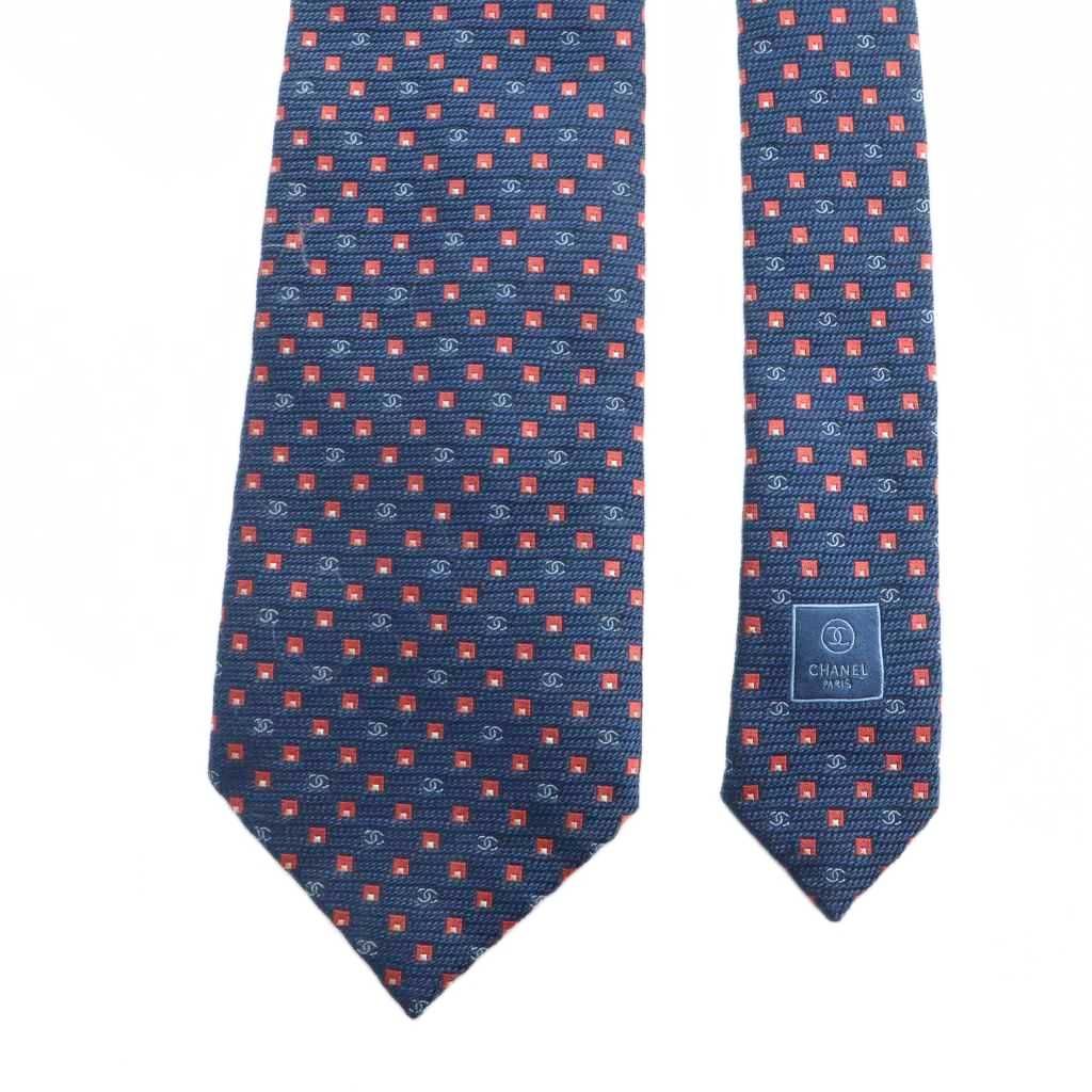 シャネル CHANEL ネクタイ レギュラータイ ロゴ 総柄 絹 シルク 紺