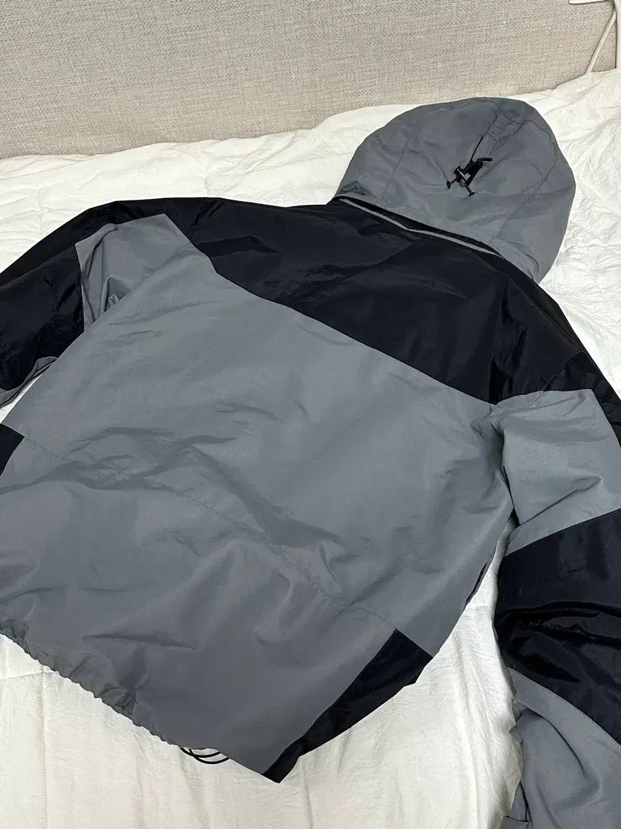 00 s コロンビア チタン ウィンドブレーカー XL