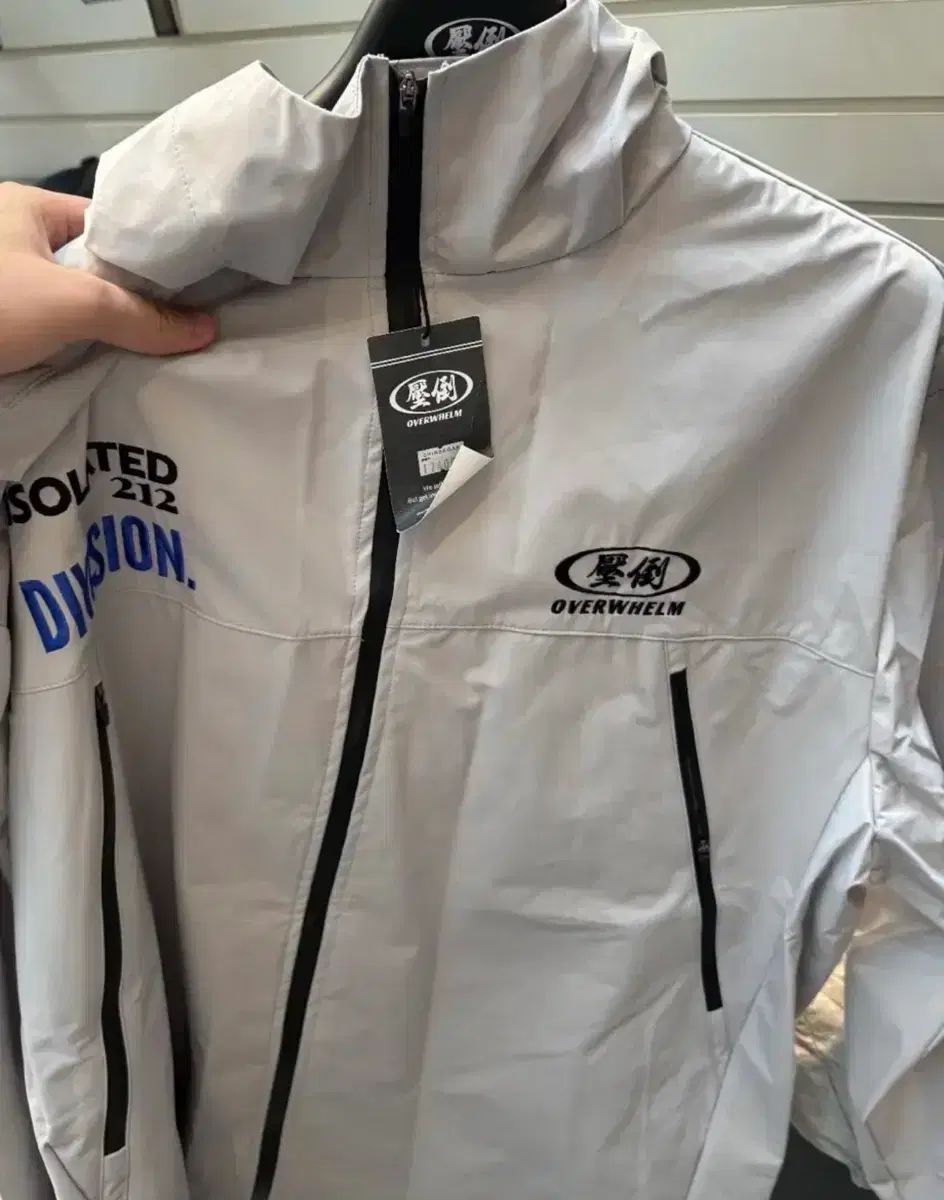 圧倒 デュスポ ウィンドブレーカー L 圧倒ALLRIGHT DOMBORN TO WIN