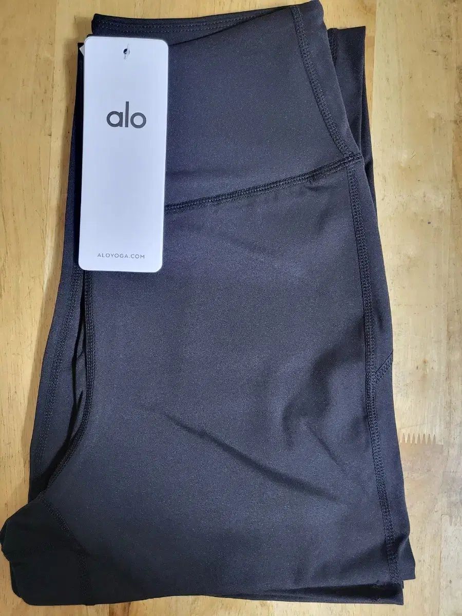 アローヨガ ブラック フ LINE レギンス S