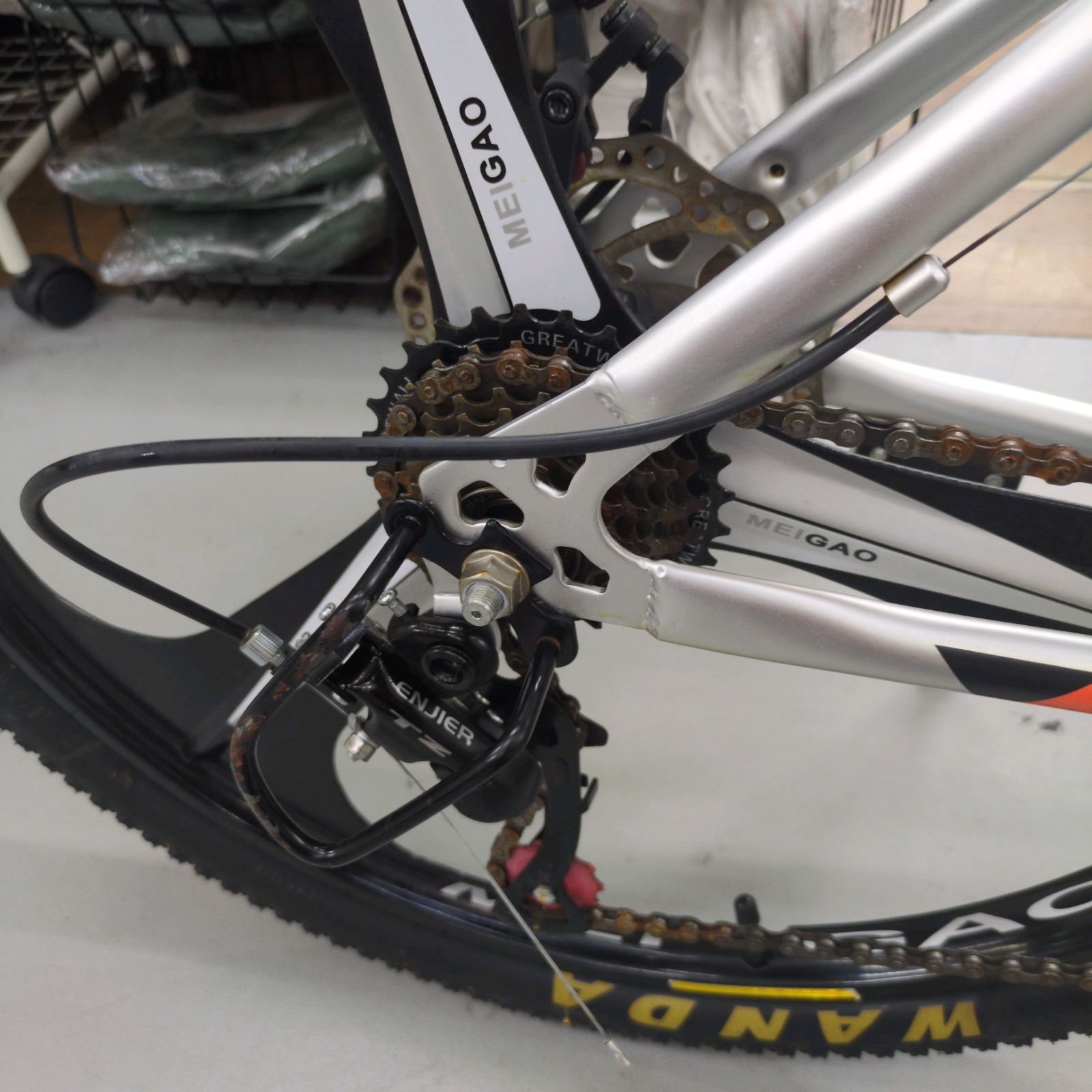 自転車 J579 ☆多少サビキズ有り☆マウンテンバイク☆ESLUVE☆3×7段