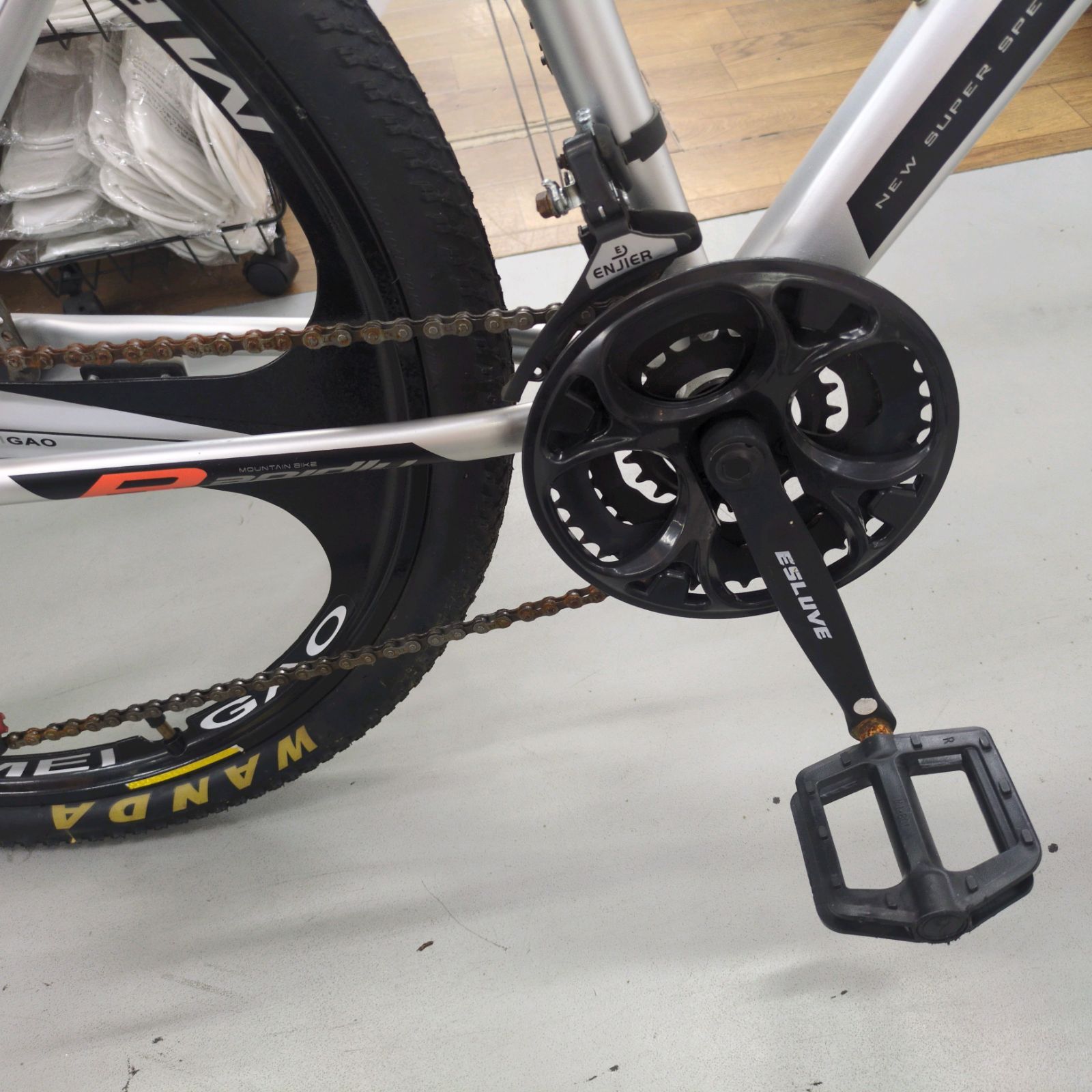 自転車 J579 ☆多少サビキズ有り☆マウンテンバイク☆ESLUVE☆3×7段