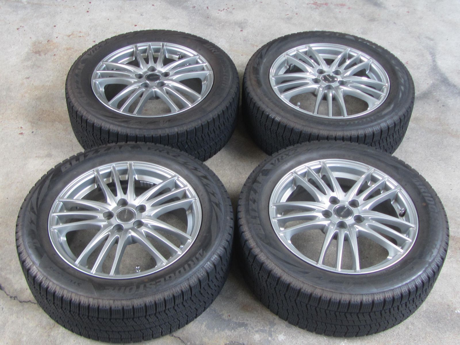 大 205 55 R 16 スタッドレス ブリヂストン ブリザック VRX 2 レガシィ インプレッサ CT 86など