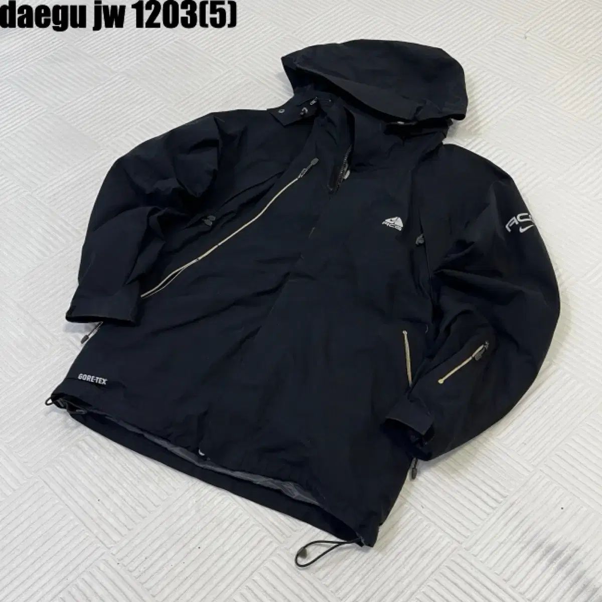 ナイキ ACG ゴアテックス ブラック ジャケットs 1203