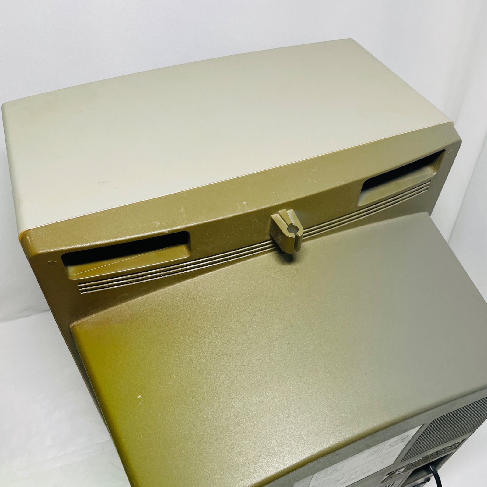 ジャンク品】SHARP シャープ DV-14K100 テレビ一体型カラオケDVD