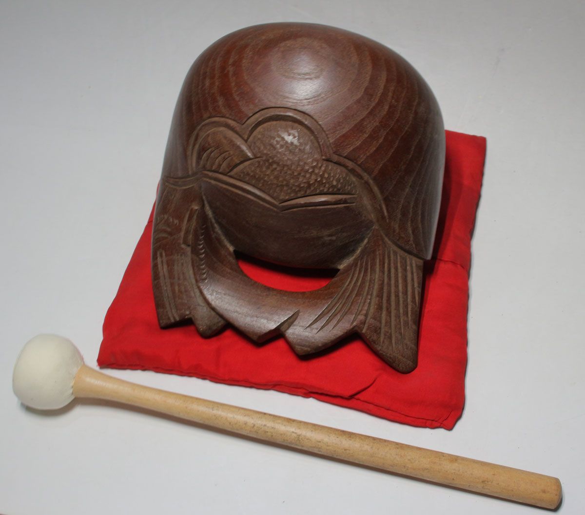 水琴窟の音 本桑鯱彫木魚5.0寸 布団 バイ付 仏具 音響具 仏教美術