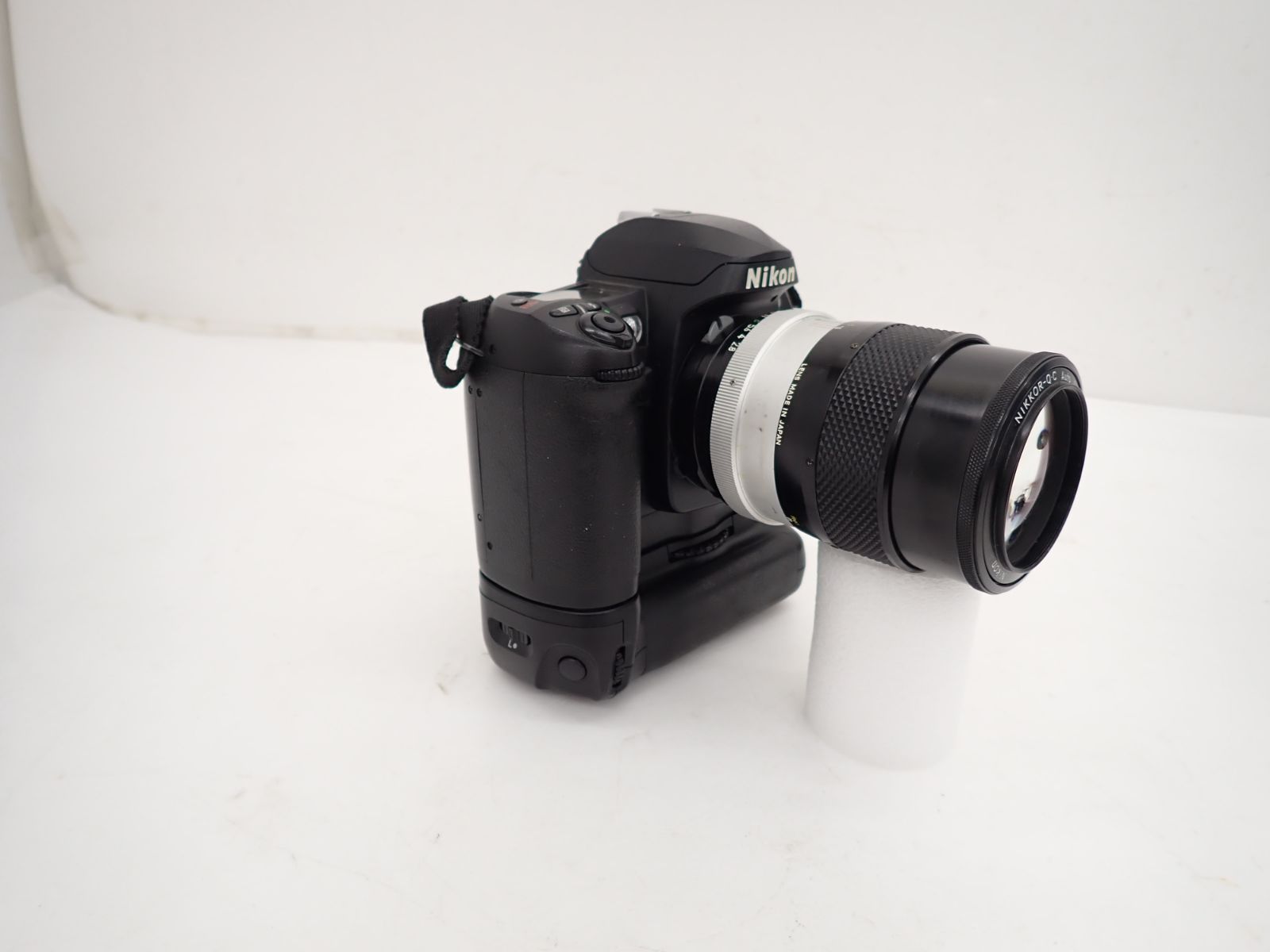 ∽ Nikon ニコン デジタル一眼レフ D100 ボディ/NIKKOR-P・C AUTO 