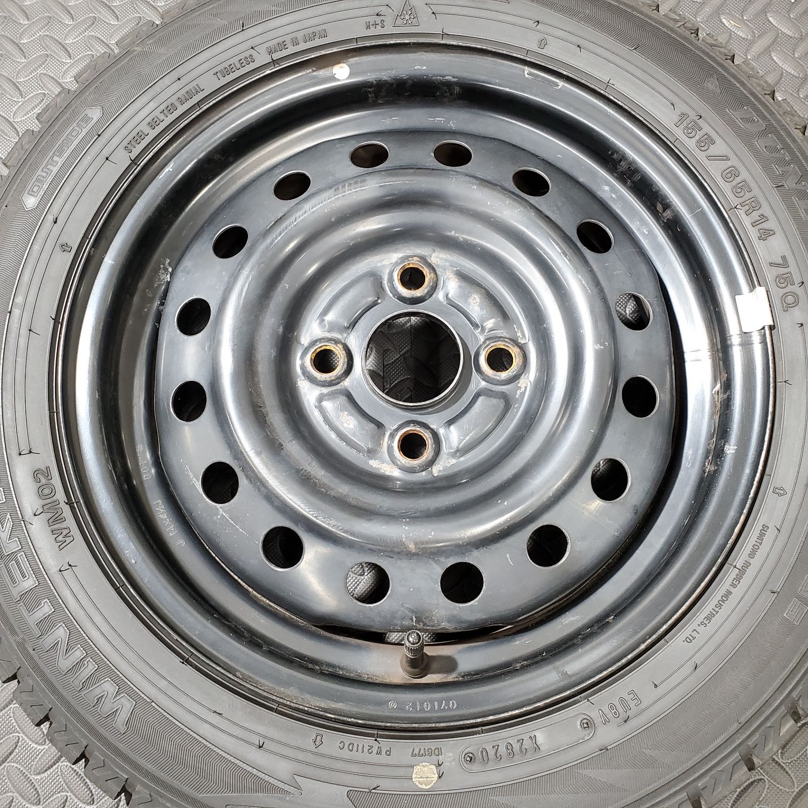 20年製 155 65 R 14 ダンロップ ウィンターマックスWM 02 スズキ アルト ワゴンR スペーシア スタッドレスタイヤ 1274