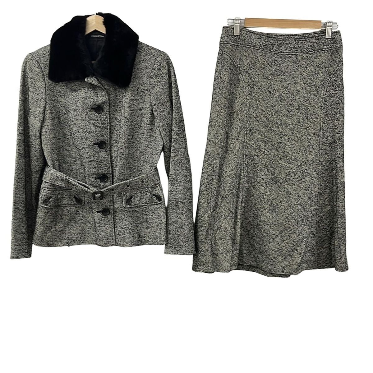 Burberry LONDON バーバリーロンドン スカートスーツ レディース - グレー ラビット ラパン