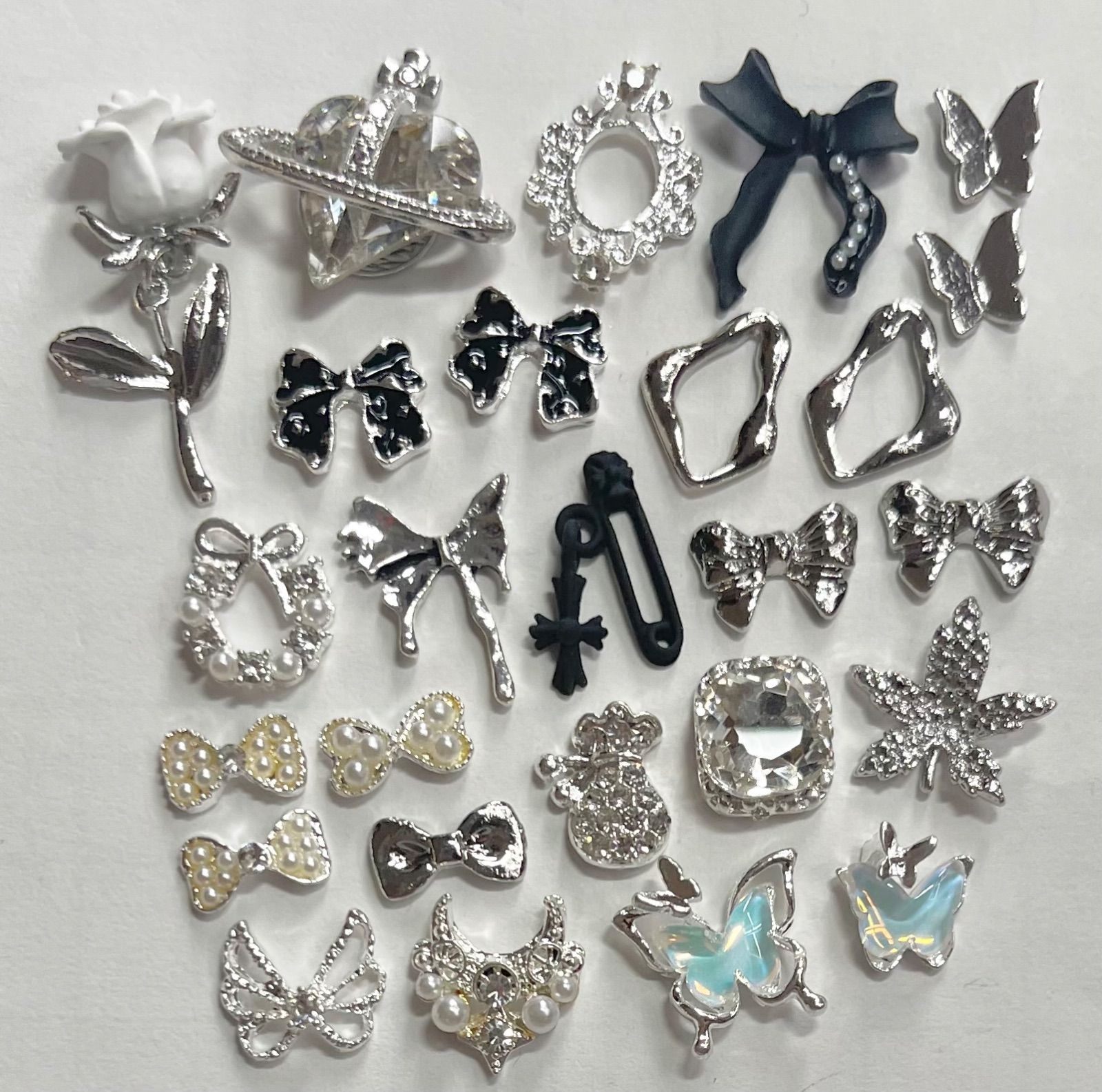 No.671 ネイルパーツ デコパーツ まとめ売り - メルカリ