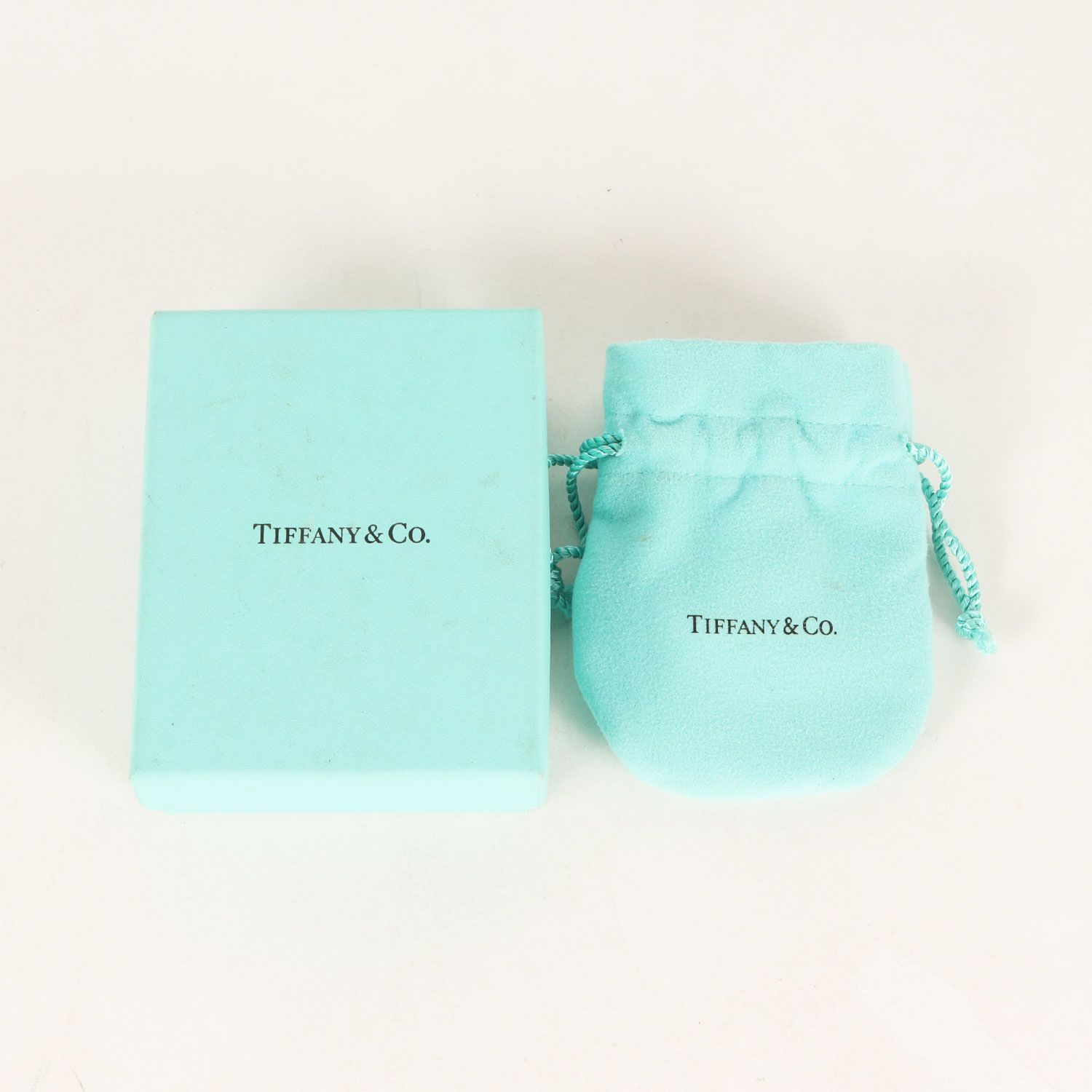 美品】TIFFANY&Co. ティファニー ロゴ刻印 ノーツ ナロー ブレスレット