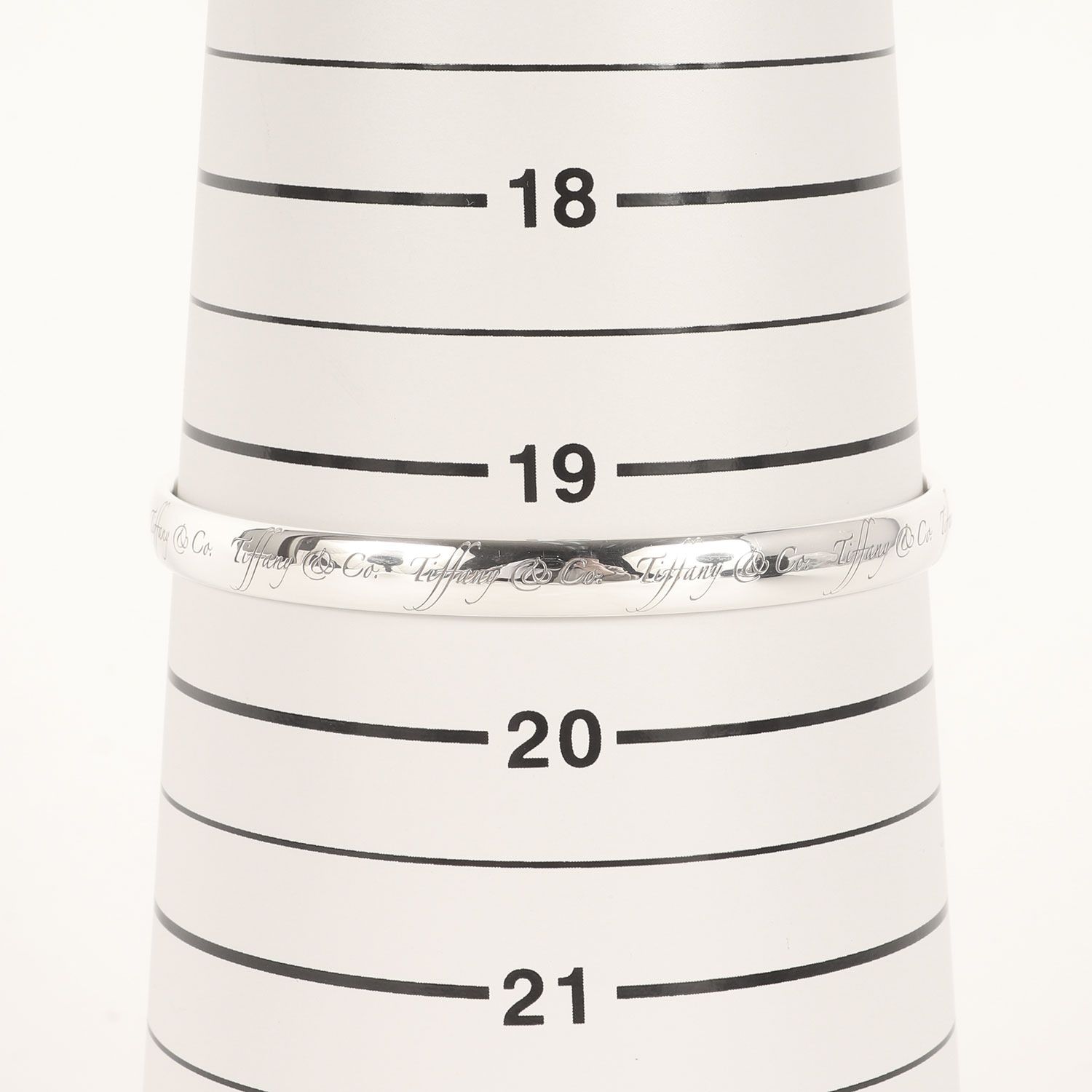 専用　Tiffany ノーツ　シルバー　ブレスレット　925 美品】TIFFANY&Co. ティファニー ロゴ刻印 ノーツ ナロー ブレスレット