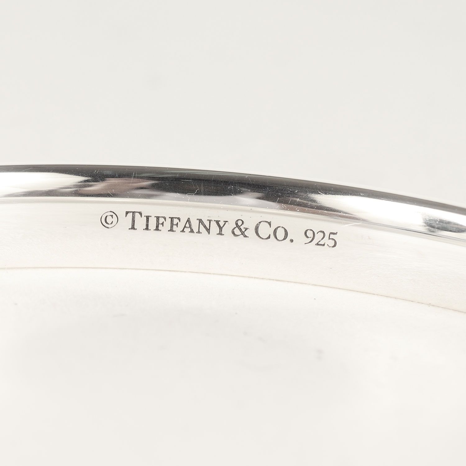 美品】TIFFANY&Co. ティファニー ロゴ刻印 ノーツ ナロー ブレスレット