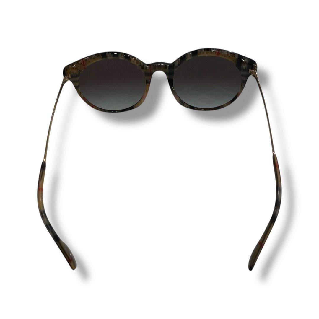 未使用品 バーバリー BURBERRY サングラス ロゴレンズ ミラーレンズ 箱 BURBERRY バーバリー サングラス ロゴ刻印 ノバチェック ケース付き