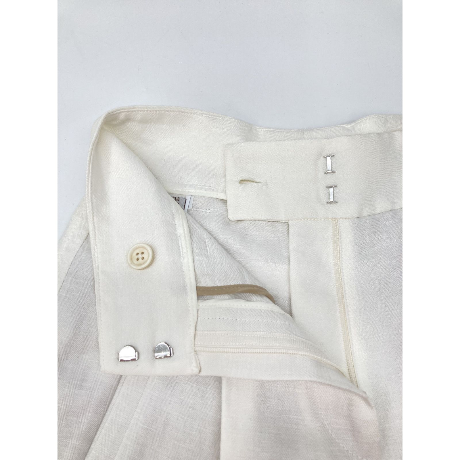 BRUNELLO CUCINELLI ブルネロクチネリ ﾎﾜｲﾄ ﾘﾈﾝﾗｲｸ ﾀｯｸﾊﾟﾝﾂ 36 - メルカリ