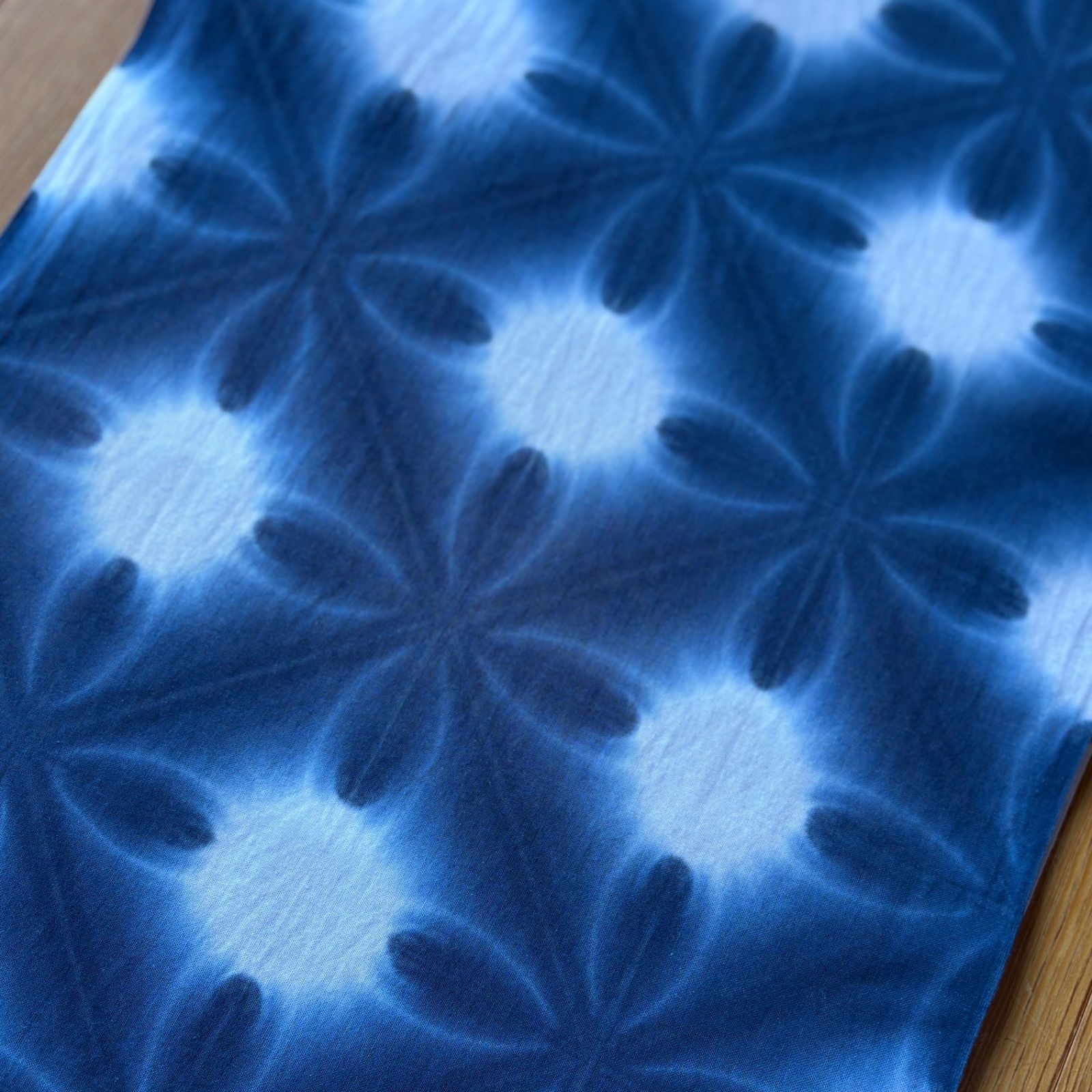 s67 【sato】 藍染 雪花絞り 高級さらし生地 460cm 木綿反物はぎれ 綿