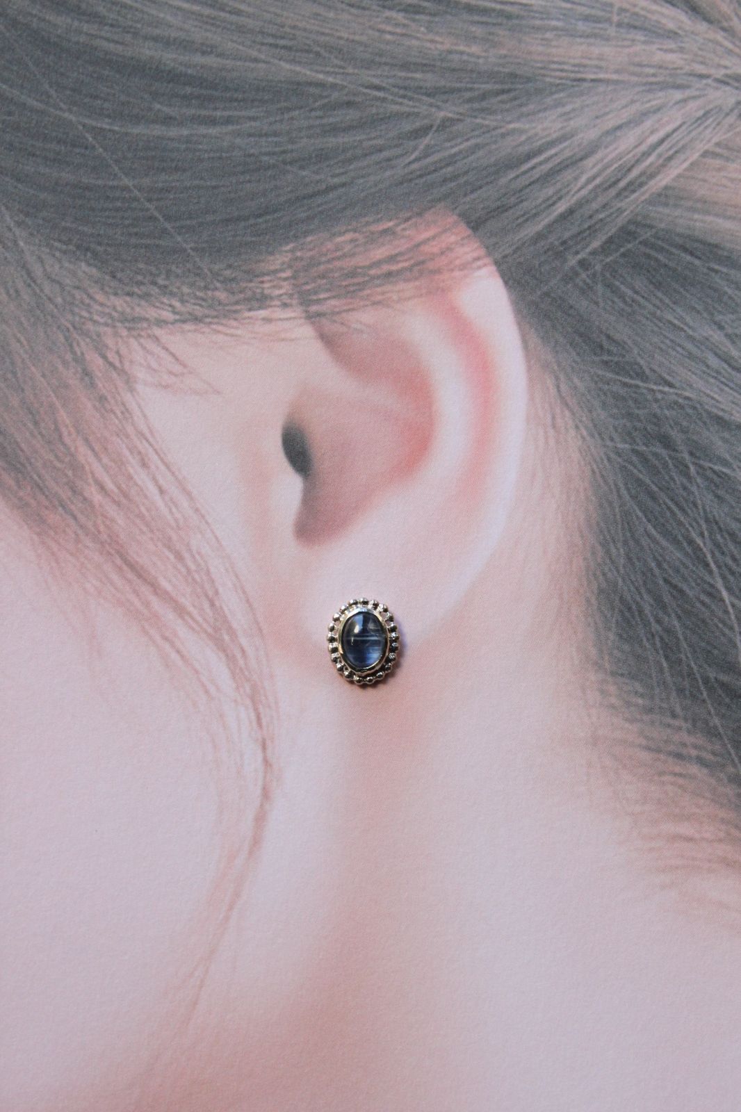 カイヤナイトの一粒ピアス SV