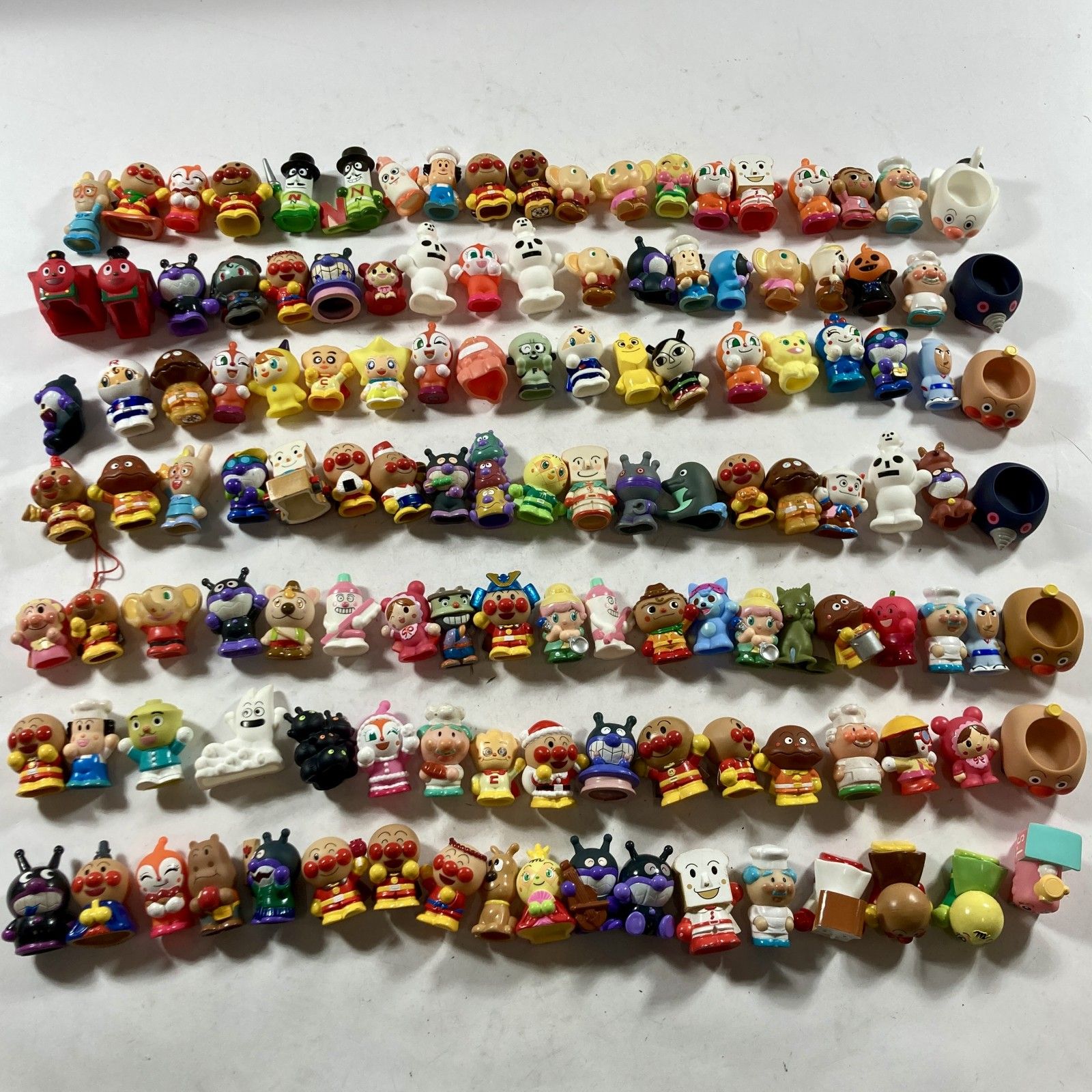 アンパンマン ソフビ 指人形 ミニフィギュア 約130点 まとめ ばいきんまん どきんちゃん アンパンマンカー 等 1.3 kg
