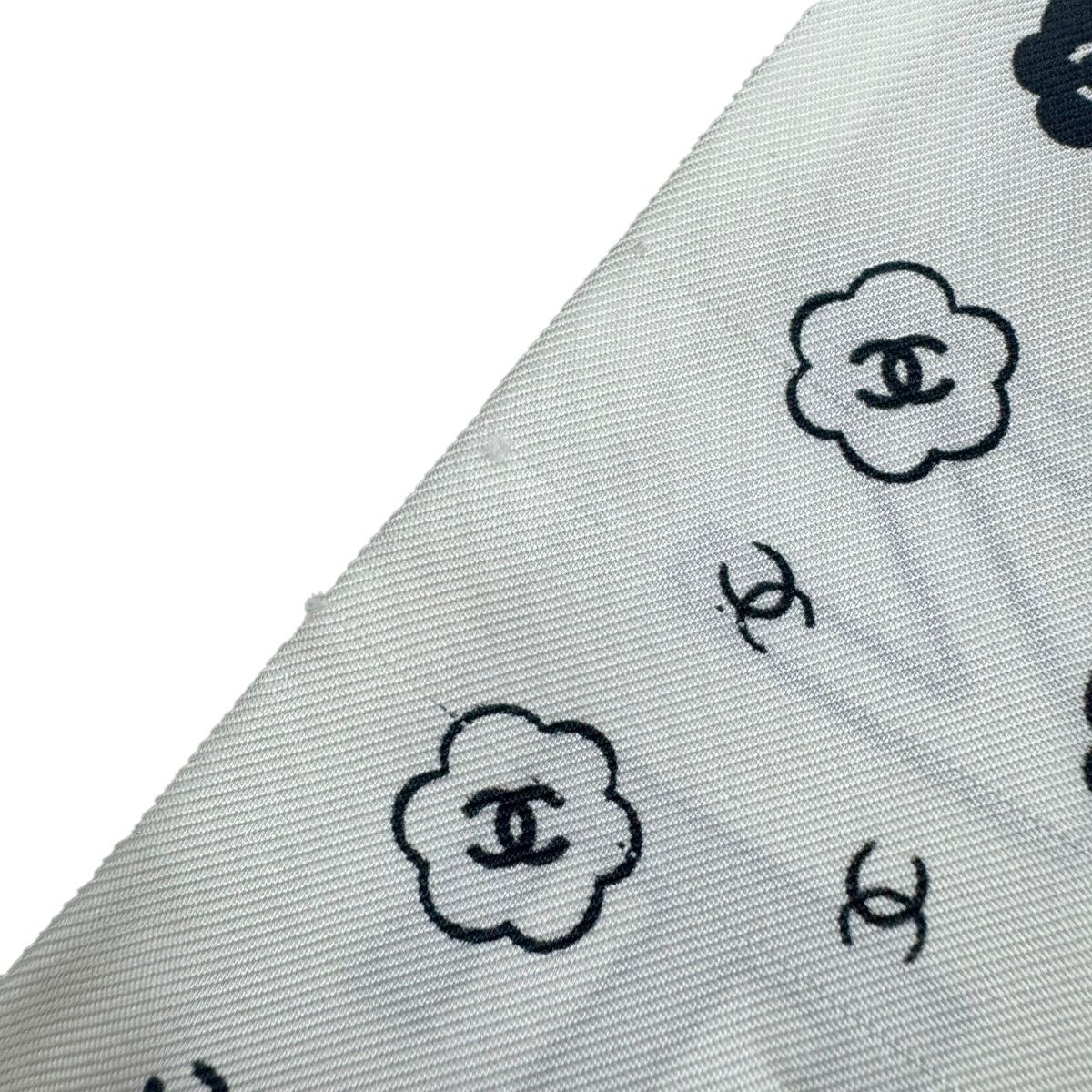 CHANEL シャネル ココマーク ツイリーシルクスカーフ ホワイト - メルカリ