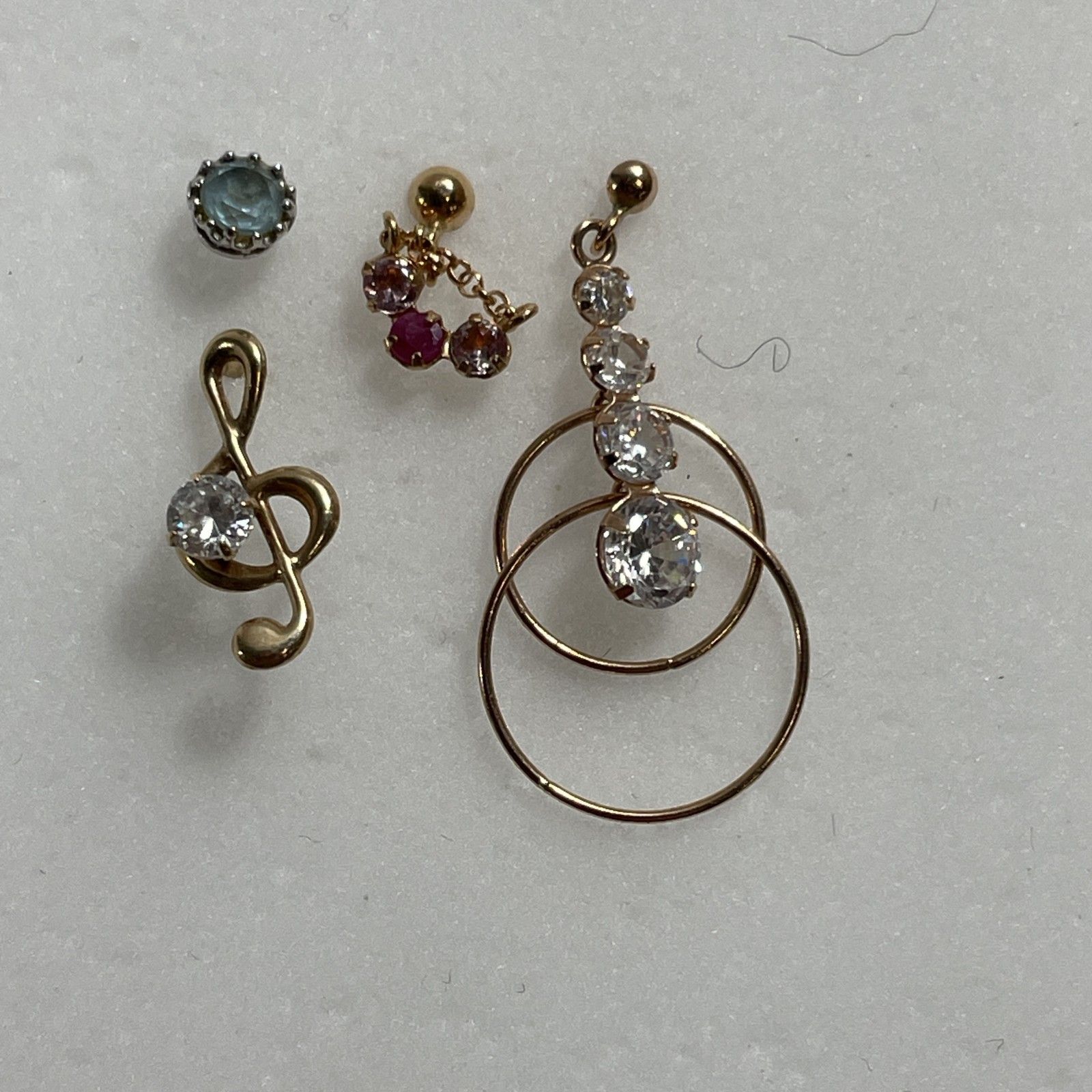 K 10刻印 10金 ゴールド 片耳ピアス 4点 ポスト刻印 ピアス キャッチ あり 総重量1 00 g 0 001 kg