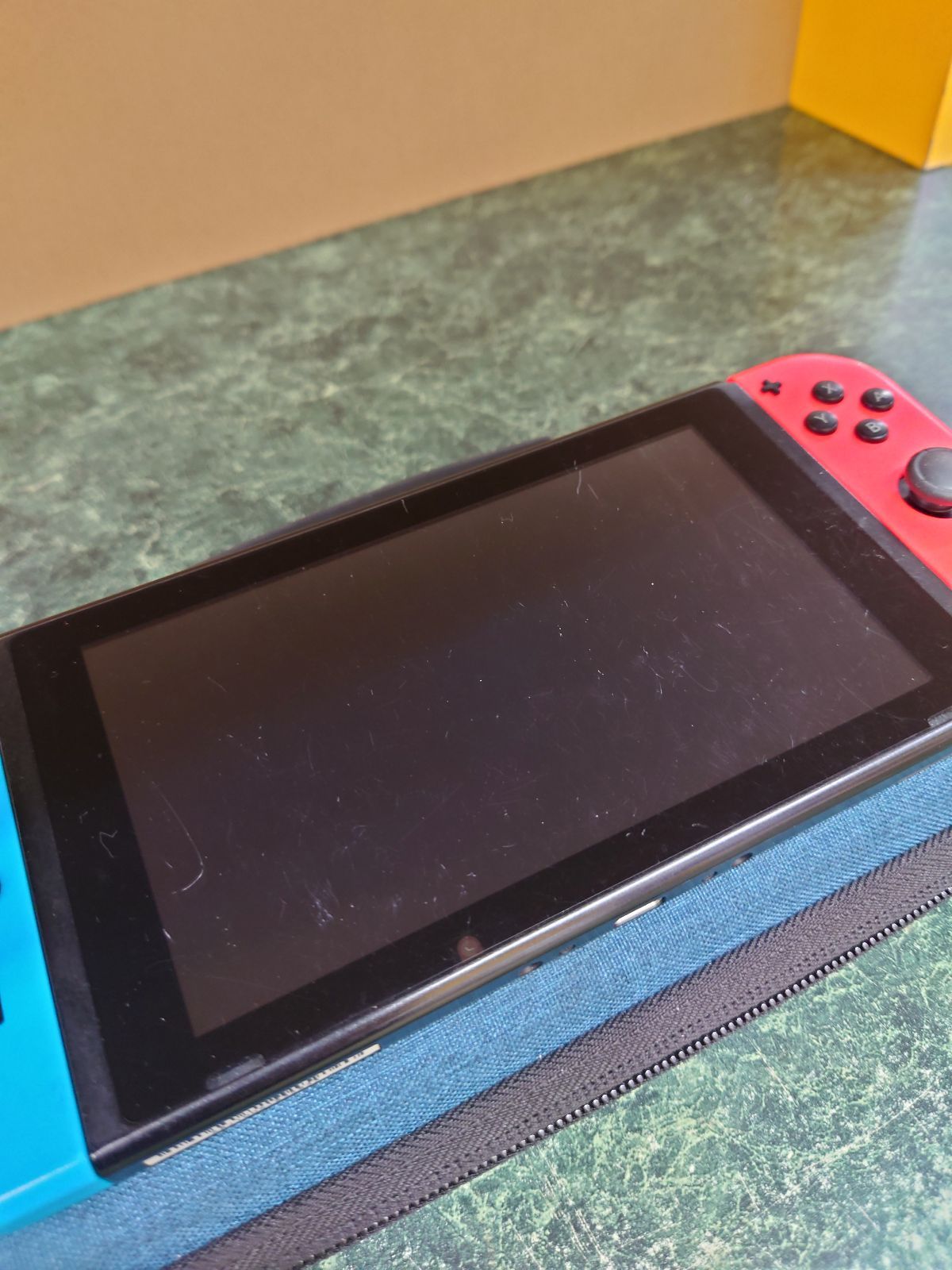  スイッチ Nintendo Switch本体 本体とJoy-Conのみ 品 本体(Nintendo Switch) Nintendo Switch