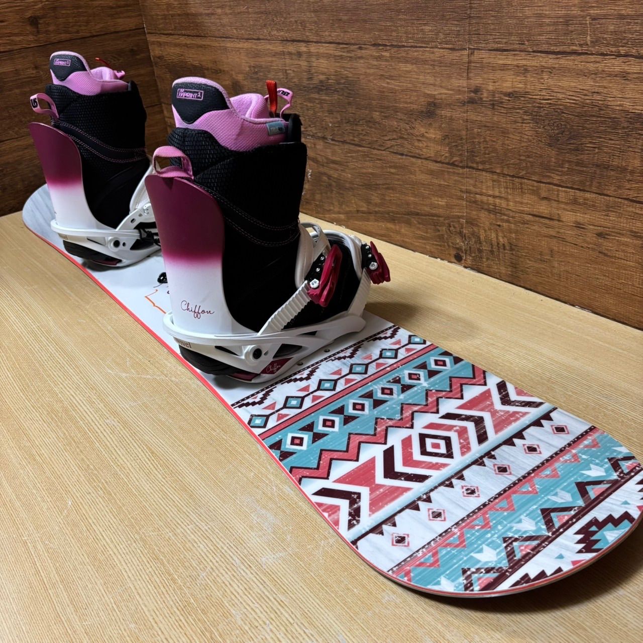 美品 SWIVEL スウィベル BURTON バートン レディーススノーボード 5点