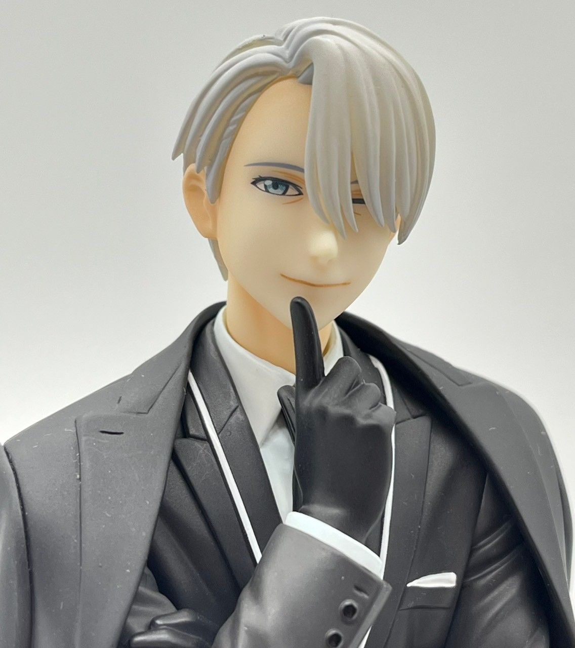 現状品】ARTFX J ユーリ!!! on ICE ヴィクトル・ニキフォロフ 1/8