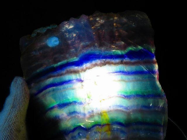 フローライ高透明天然原石 台付き