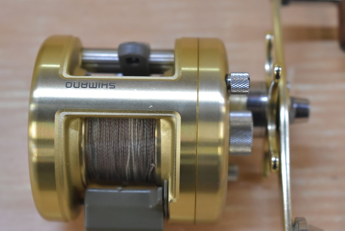 シマノ カルカッタ 小船 400 右 ベイトリール SHIMANO CALCUTTA 船釣り