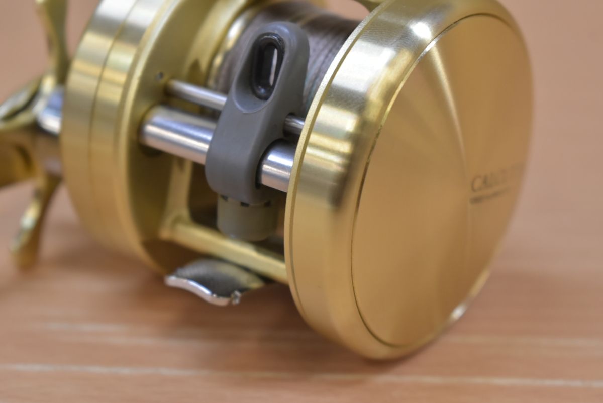 シマノ カルカッタ 小船 400 右 ベイトリール SHIMANO CALCUTTA 船釣り