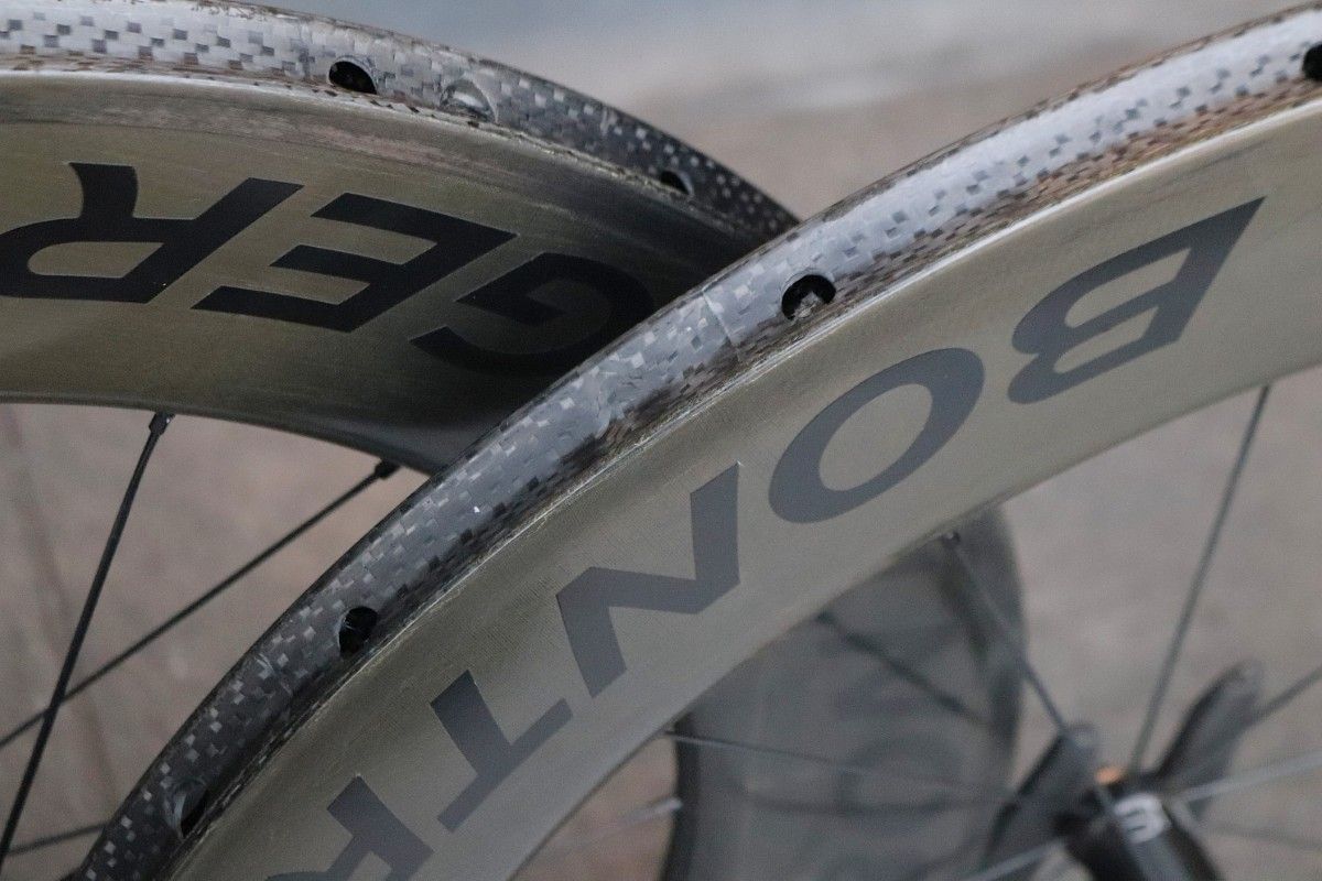 ボントレガー BONTRAGER アイオロス AEOLUS 9 カーボン チューブラー