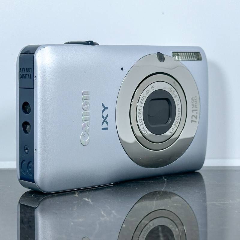 美品】Canon IXY 200F シルバー 1210万画素 光学4倍ズーム コンパクト