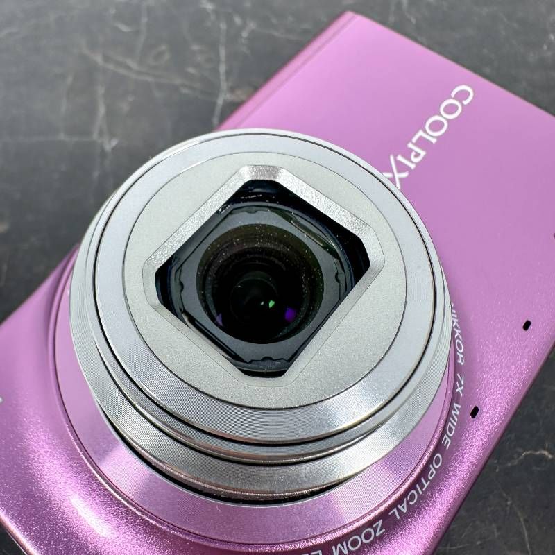 コンパクトデジタルカメラ