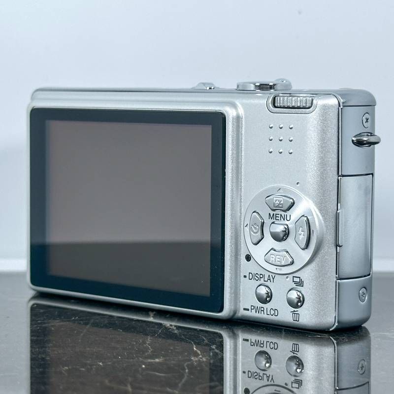 美品】Panasonic LUMIX DMC-FX9 600万画素 LEICAレンズ 光学3倍ズーム
