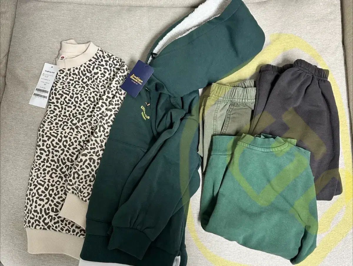 ユア/新品 130: 起毛トップス+おまけ付き