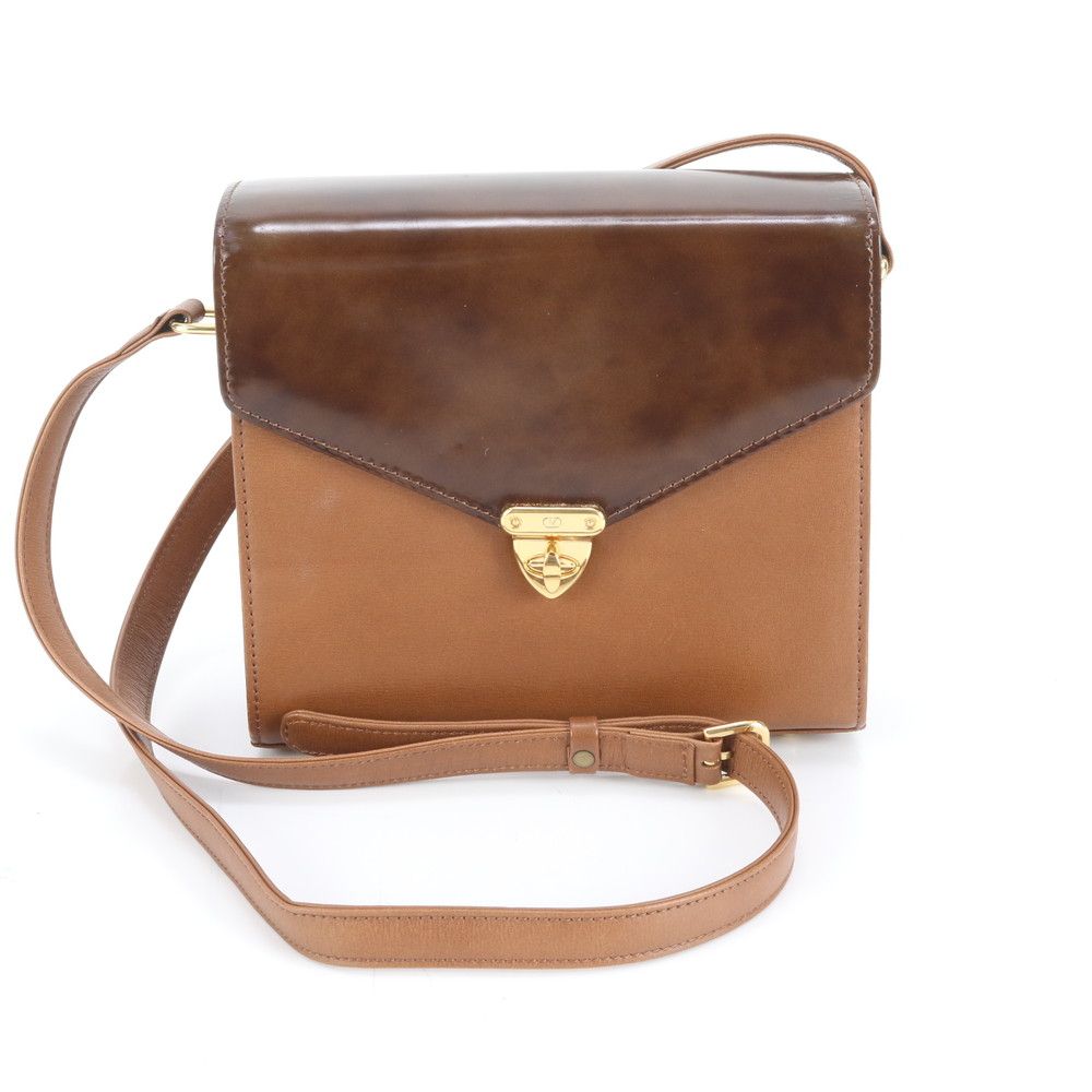 美品 ヴァレンティノ ガラヴァーニ ターンロック フラップ レザー