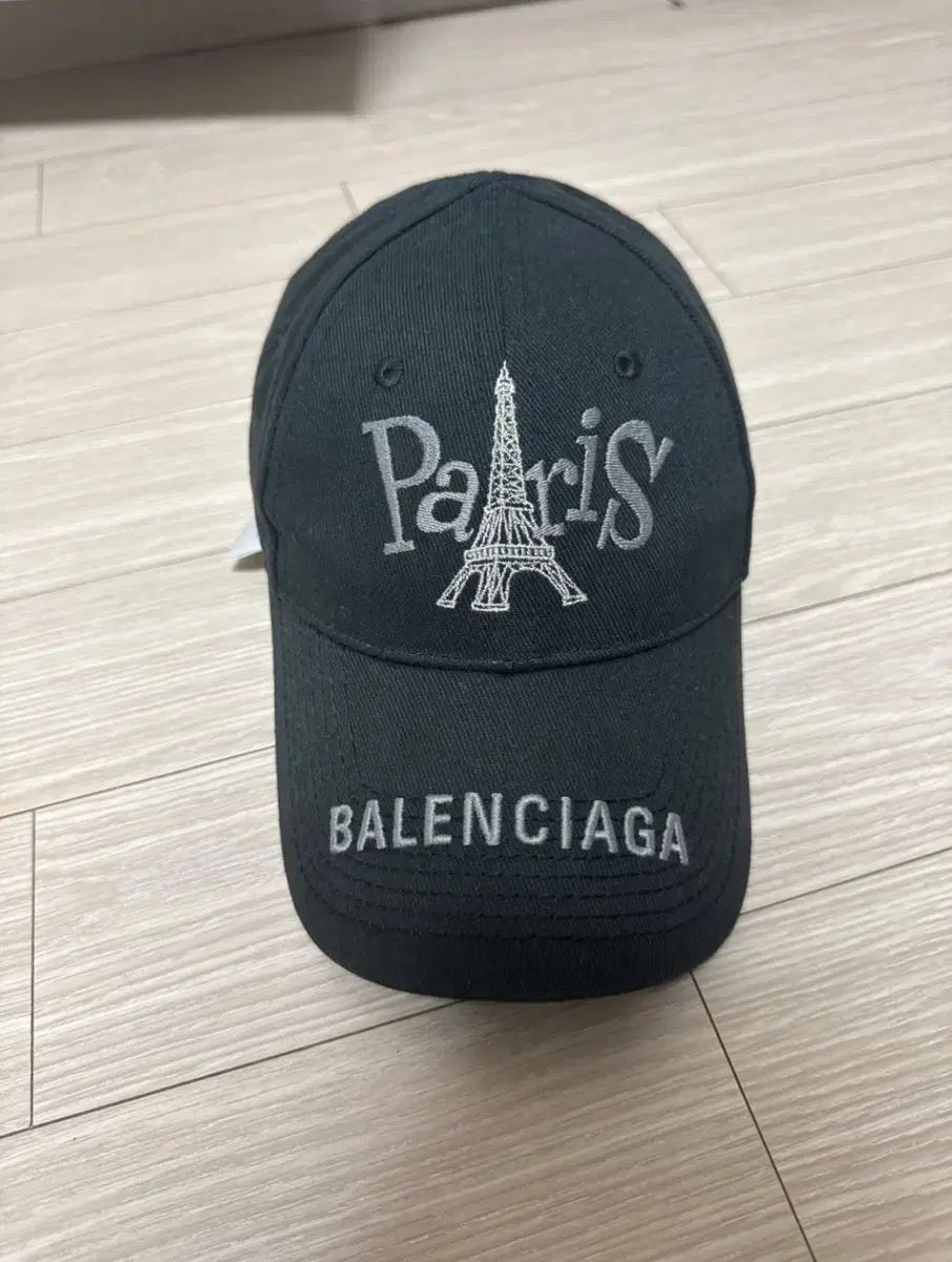 19FW バレンシアガ パリ ロゴ 刺繍 ベースボールキャップ - メルカリ