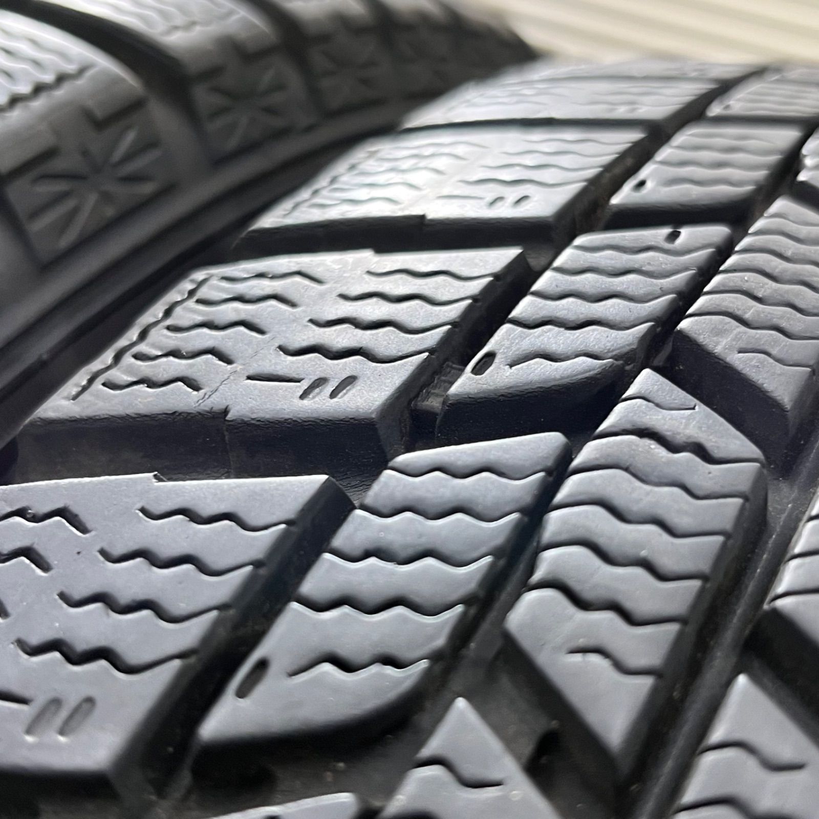 スタッドレスタイヤ 1279