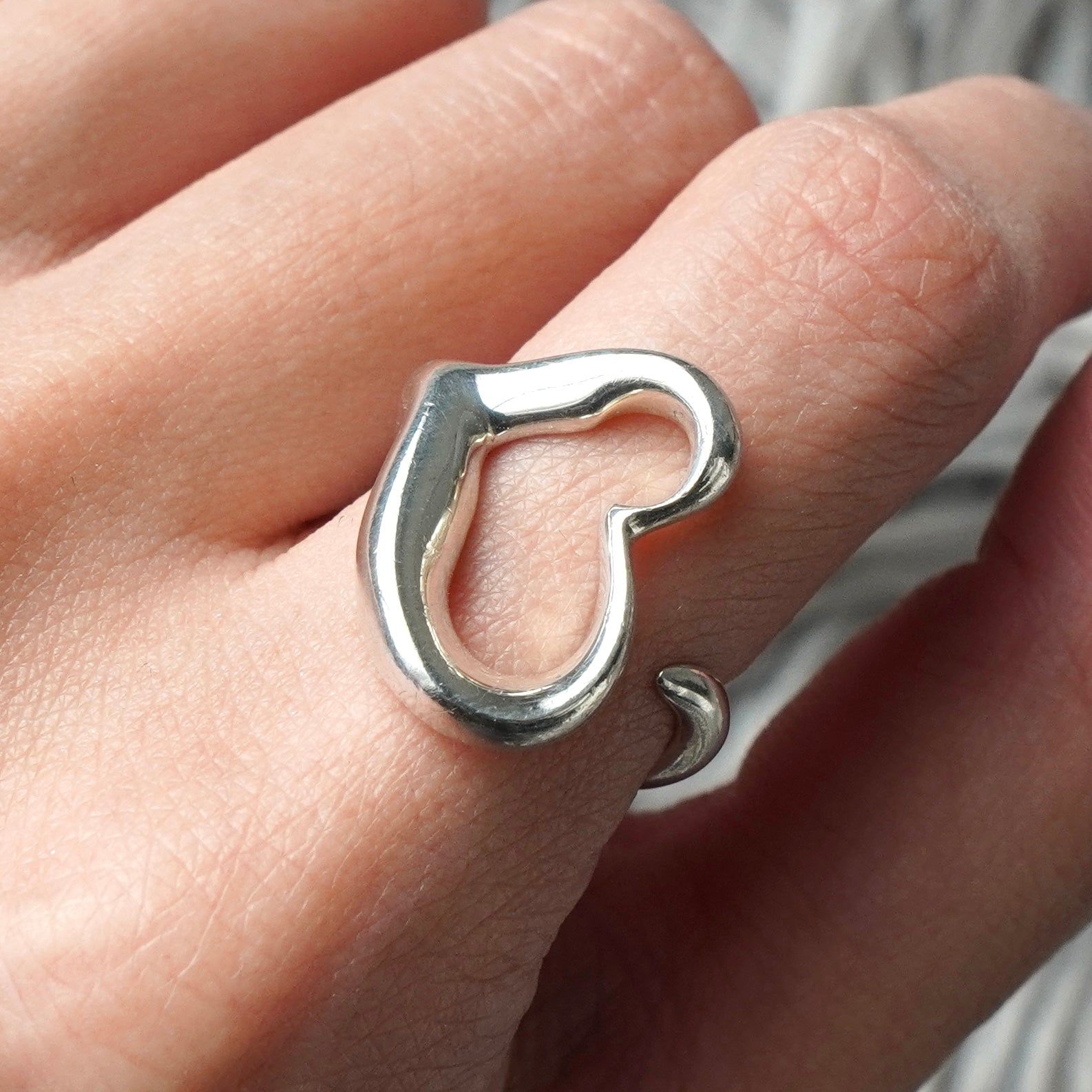 ティファニー オープンハート 指輪 リング シルバー925 - メルカリ