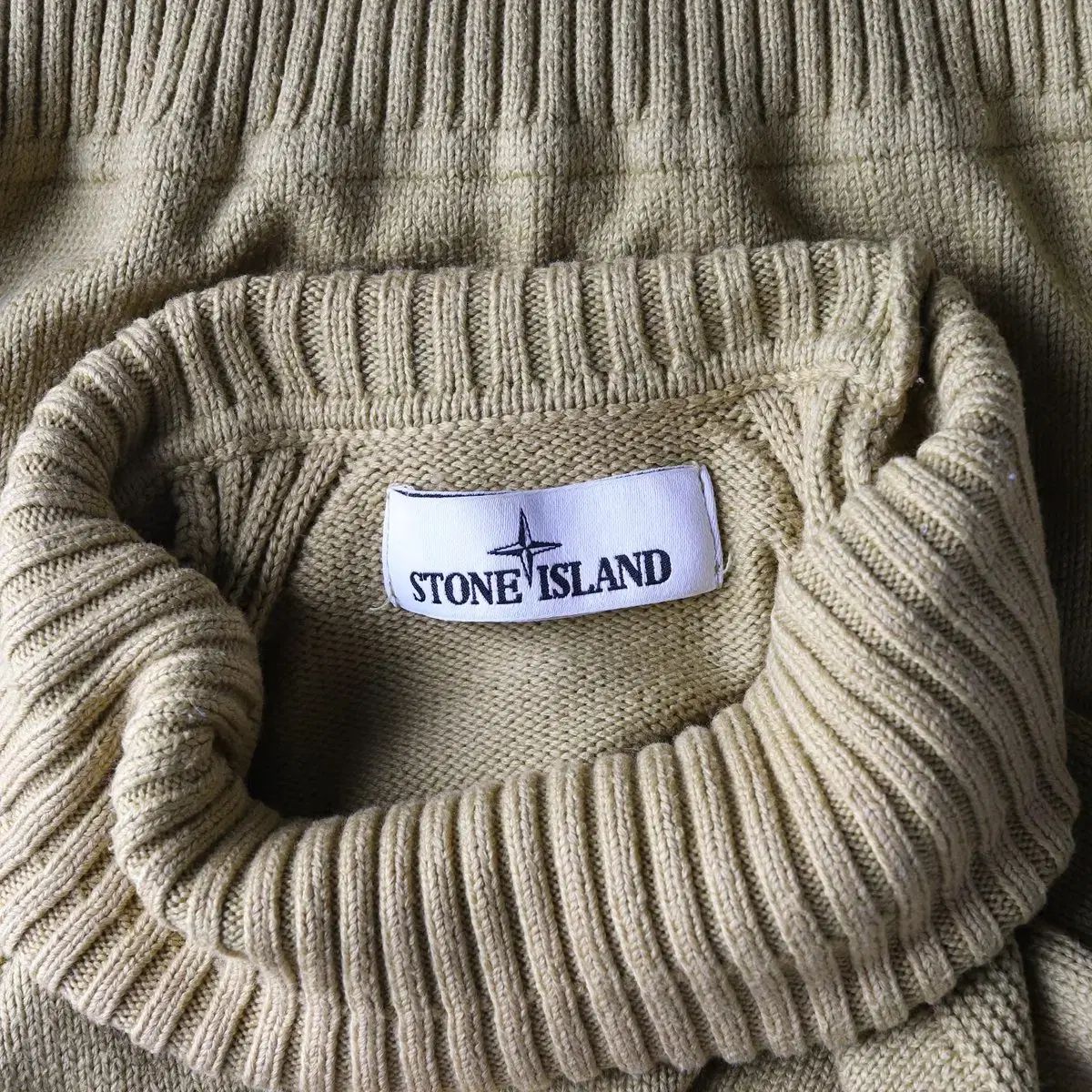 ストーンアイランド 21FW ワッペンパッチ タートルネック ニット