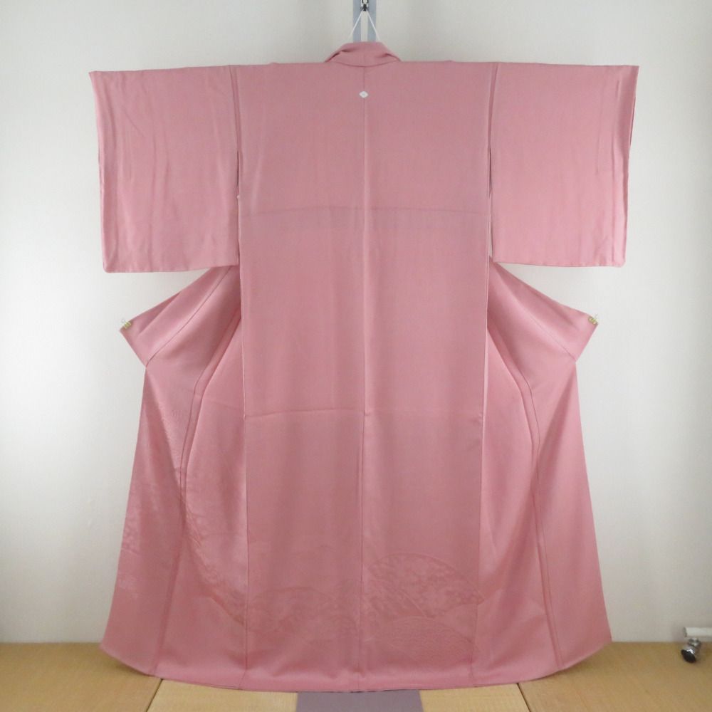 色無地 くすみピンク色 袷 広衿 花菱紋 地紋入り パールトーン加工入り 正絹 仕立て上がり 身丈161 cm