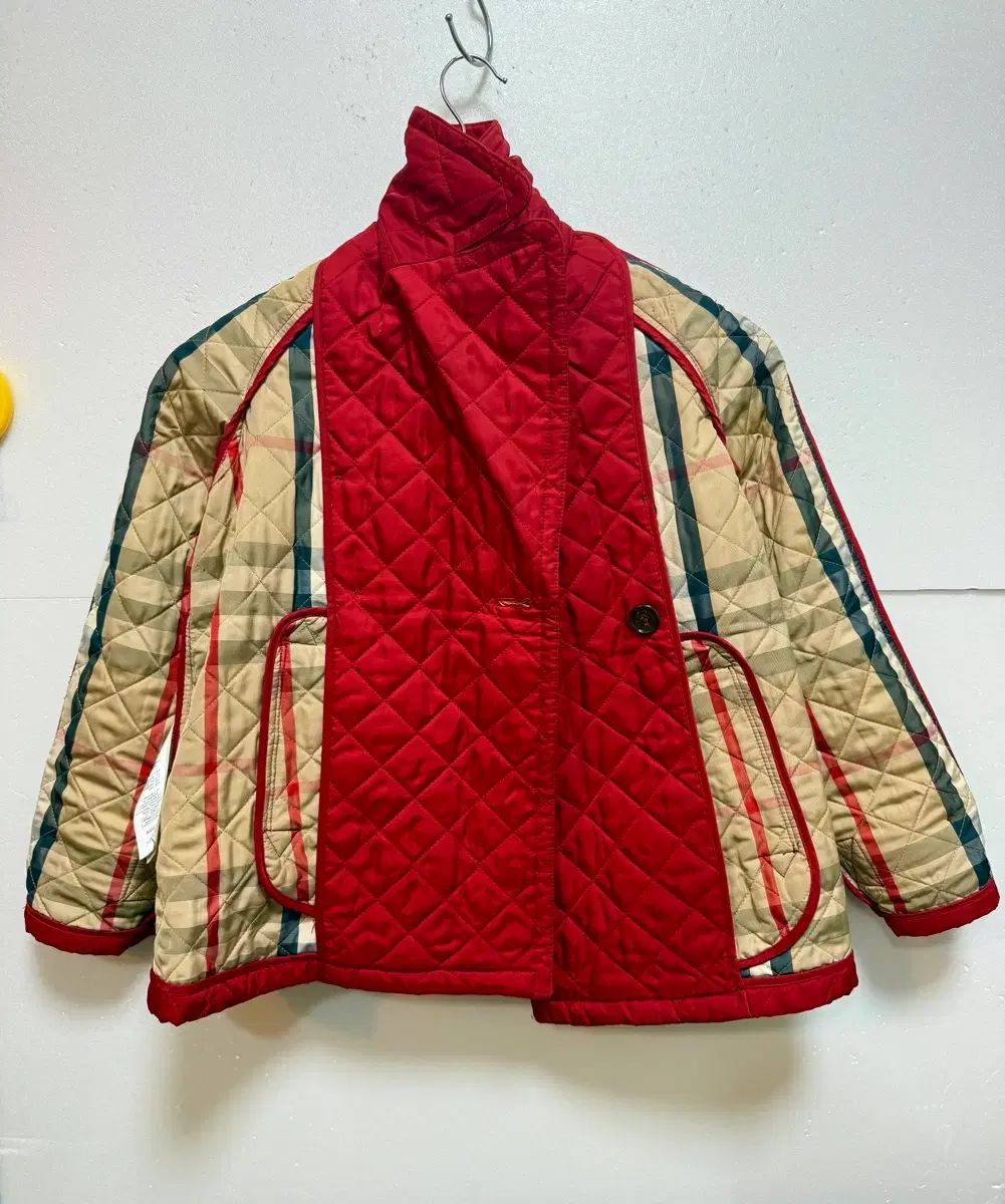  バーバリー キッズ レッド キルティング ダブル ボタン ジャケット 10 y 140 cm その他 ジャケット ブルゾン