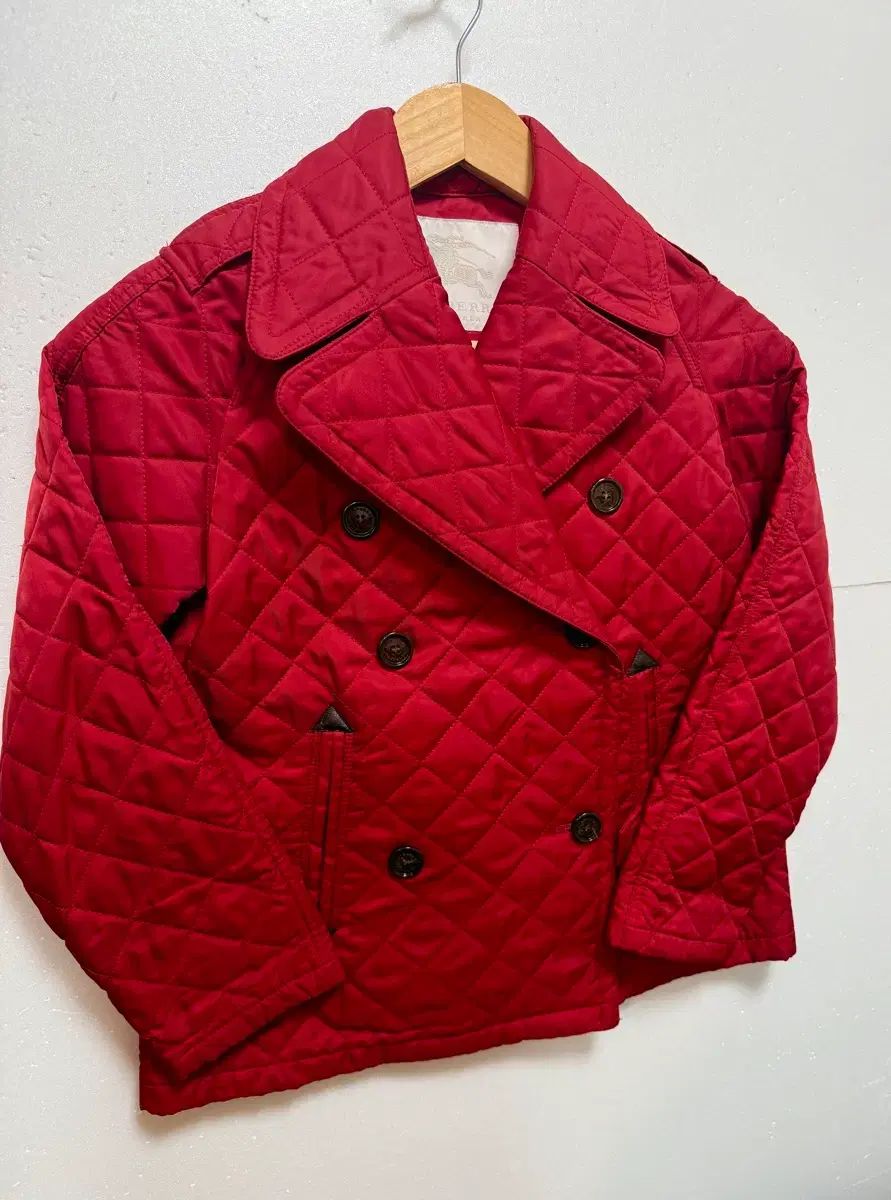 バーバリー キッズ レッド キルティング ダブル ボタン ジャケット 10 y 140 cm
