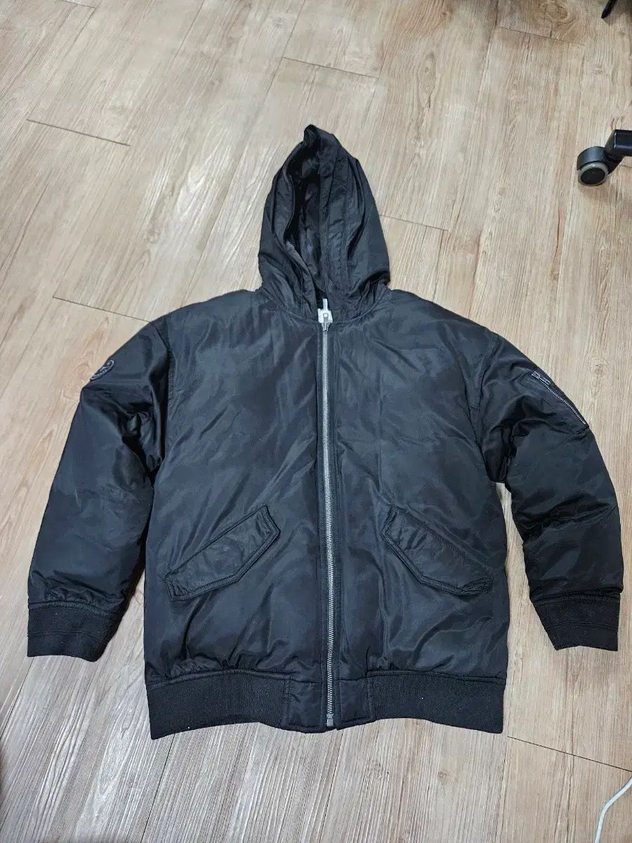 フライトダウンジャケット1点 ハーフジップスウェット2点