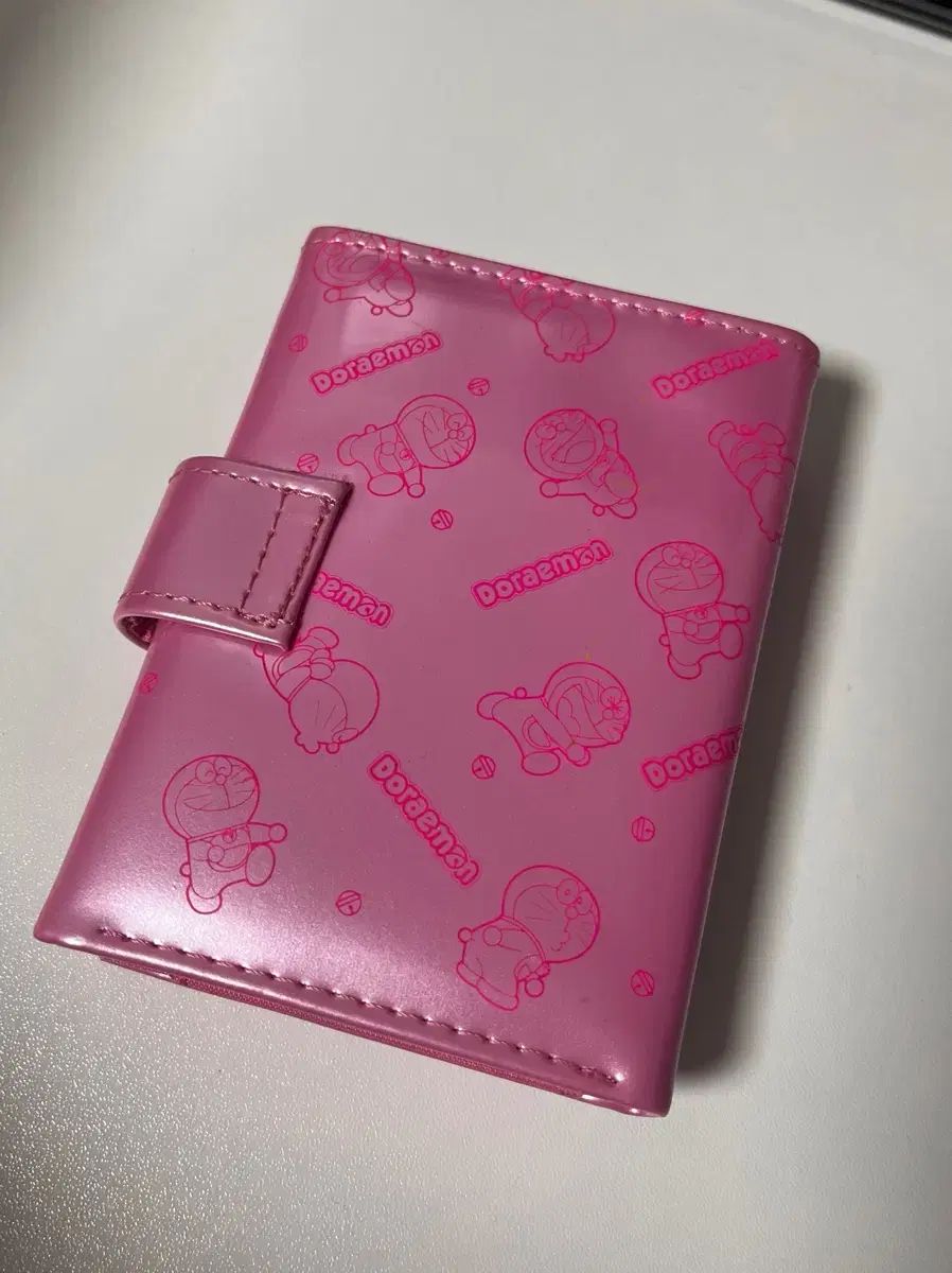 ドラえもん ピンク アウトレット ゴー 財布 GUCCI/グッチ】 ドラえもん