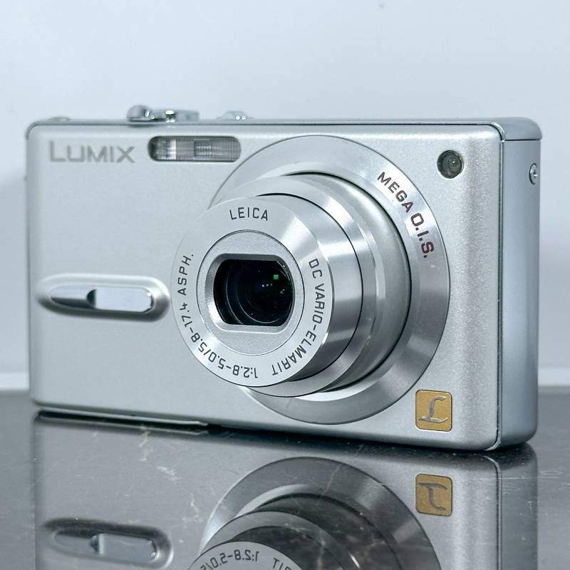 美品】Panasonic LUMIX DMC-FX9 シルバー 600万画素 LEICAレンズ 光学3