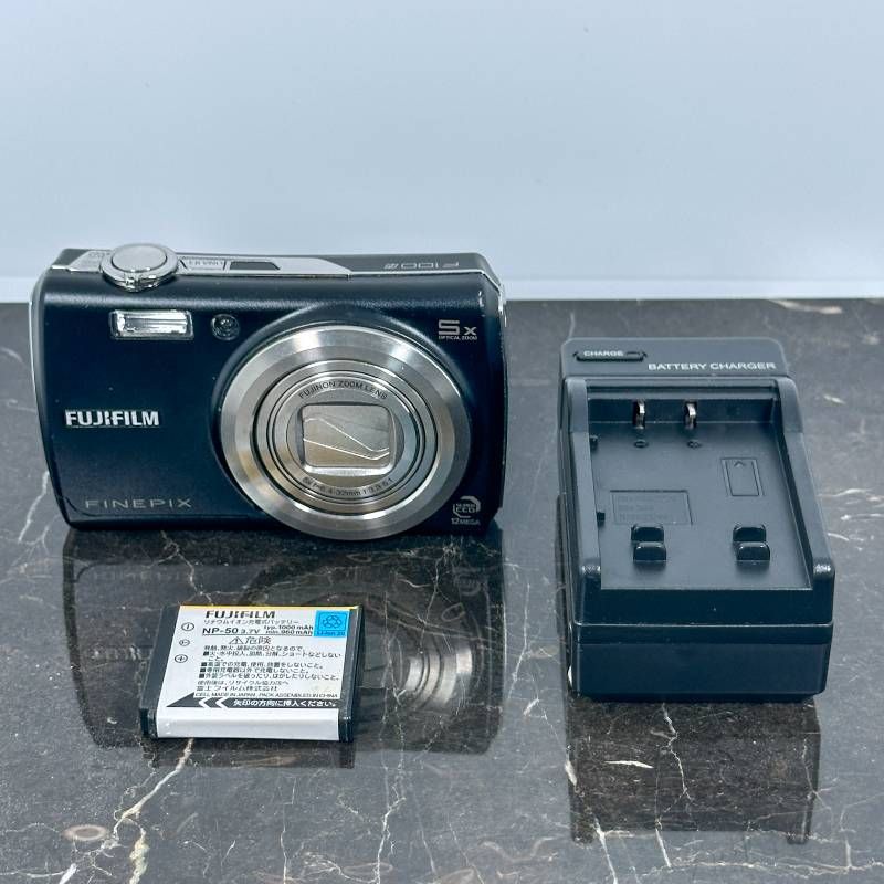 FUJIFILM FinePix F100fd ブラック 1200万画素 大型1/1.6型CCD 28mm